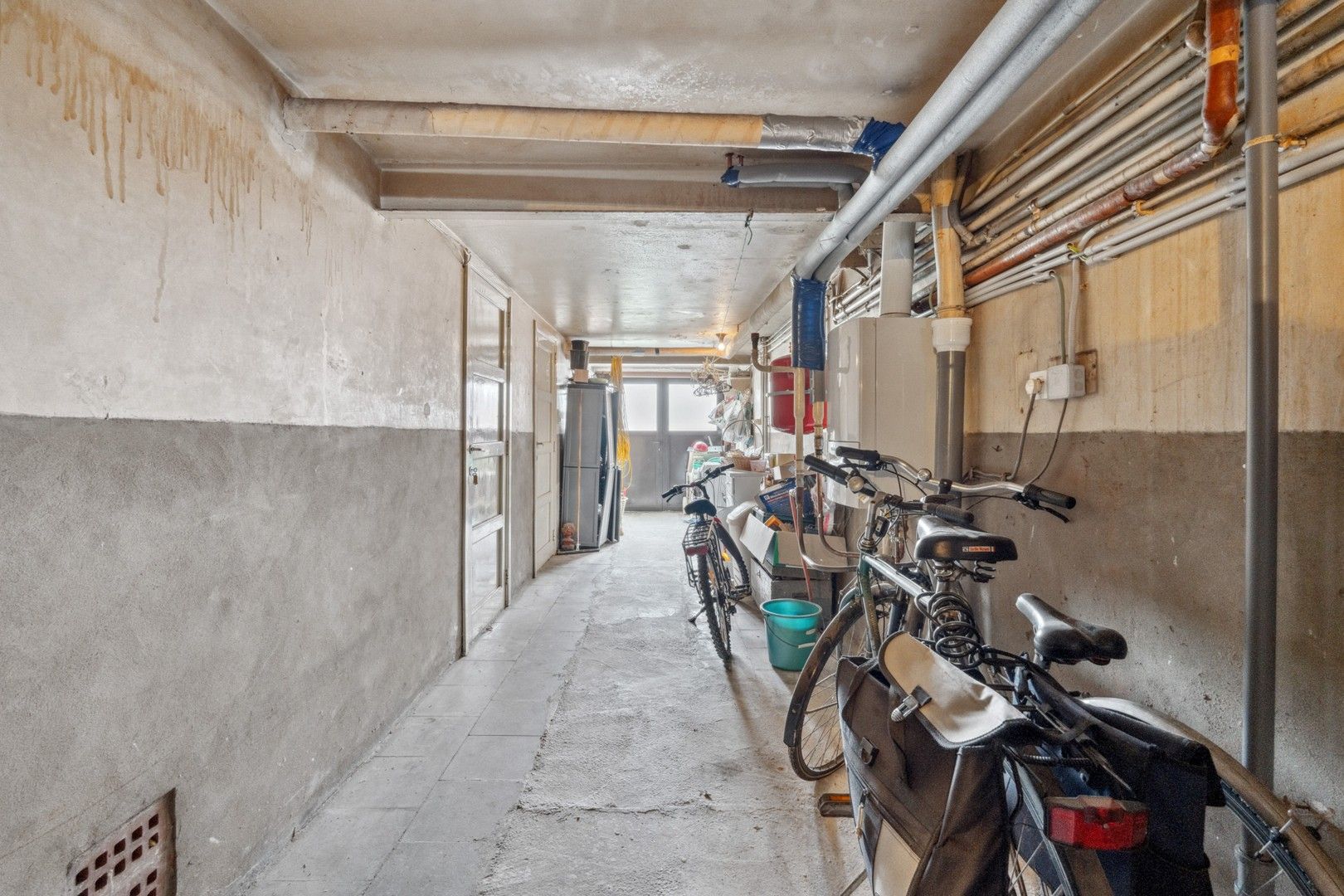 Opbrengsteigendom met tuin en 2 appartementen te koop foto 24