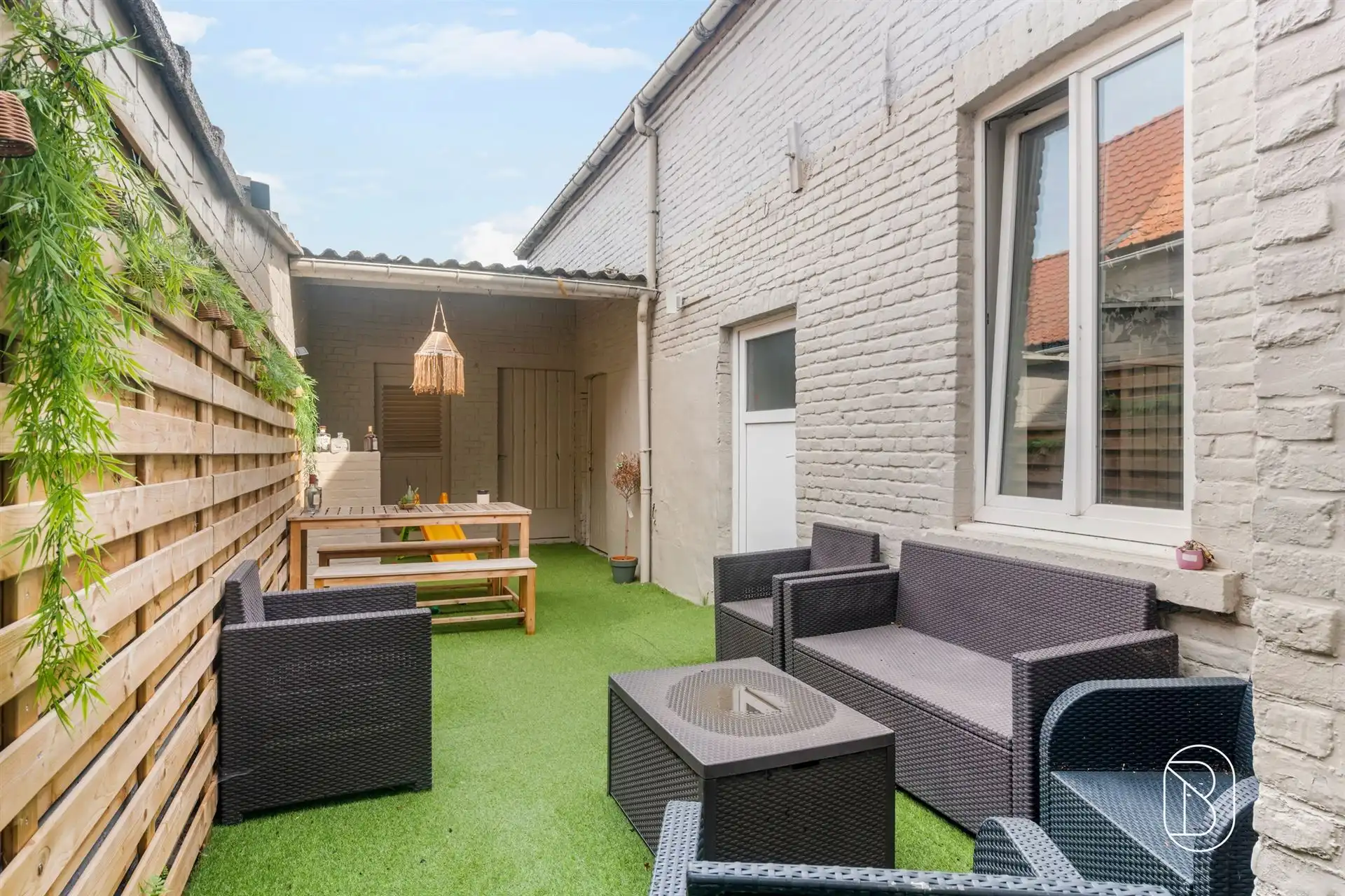 Ruime gezinswoning met 5 slaapkamers en garage in Blandain foto 5