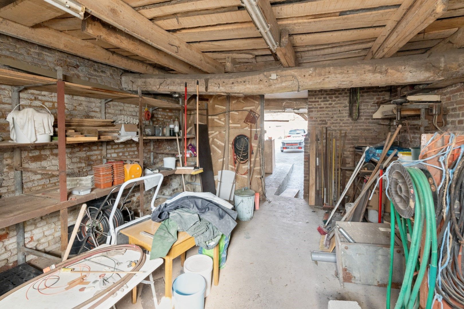 Degelijke te renoveren woning met stalling op 6a70ca in het landelijke Sluizen foto 24