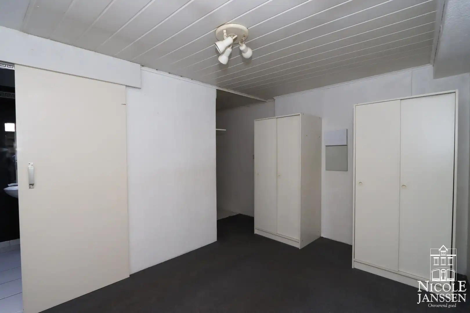 Interessant gebouw met twee appartementen  foto 10