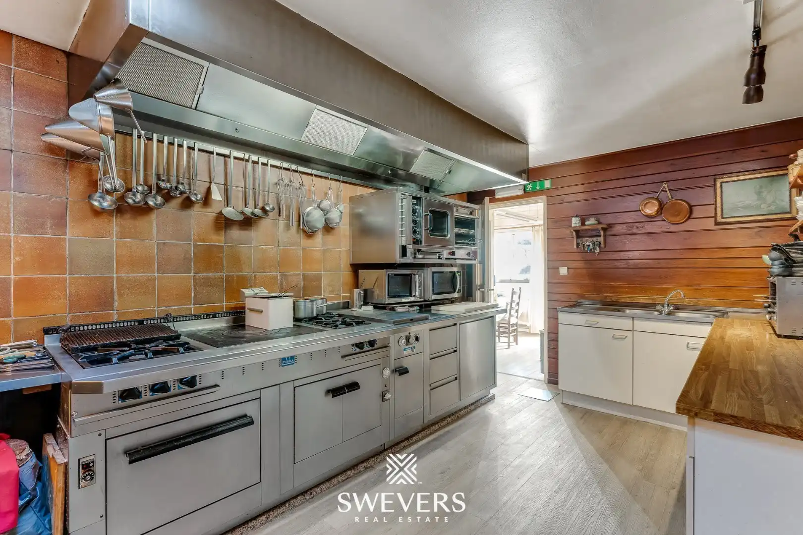 Duplex-appartement met handelsruimte, terras en tuin op toplocatie Riemst foto 22