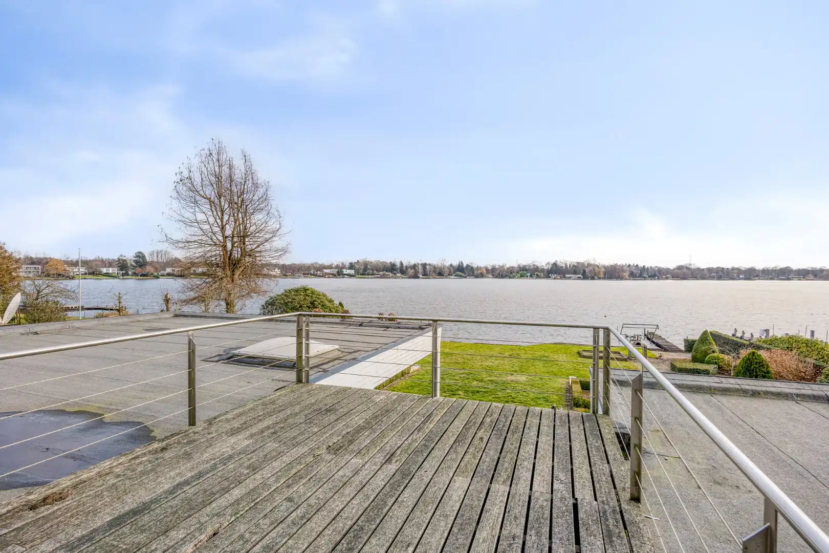 !! NIEUWE VOORWAARDEN !! Villa op een uiterst exclusieve locatie aan een prachtig privémeer foto 33