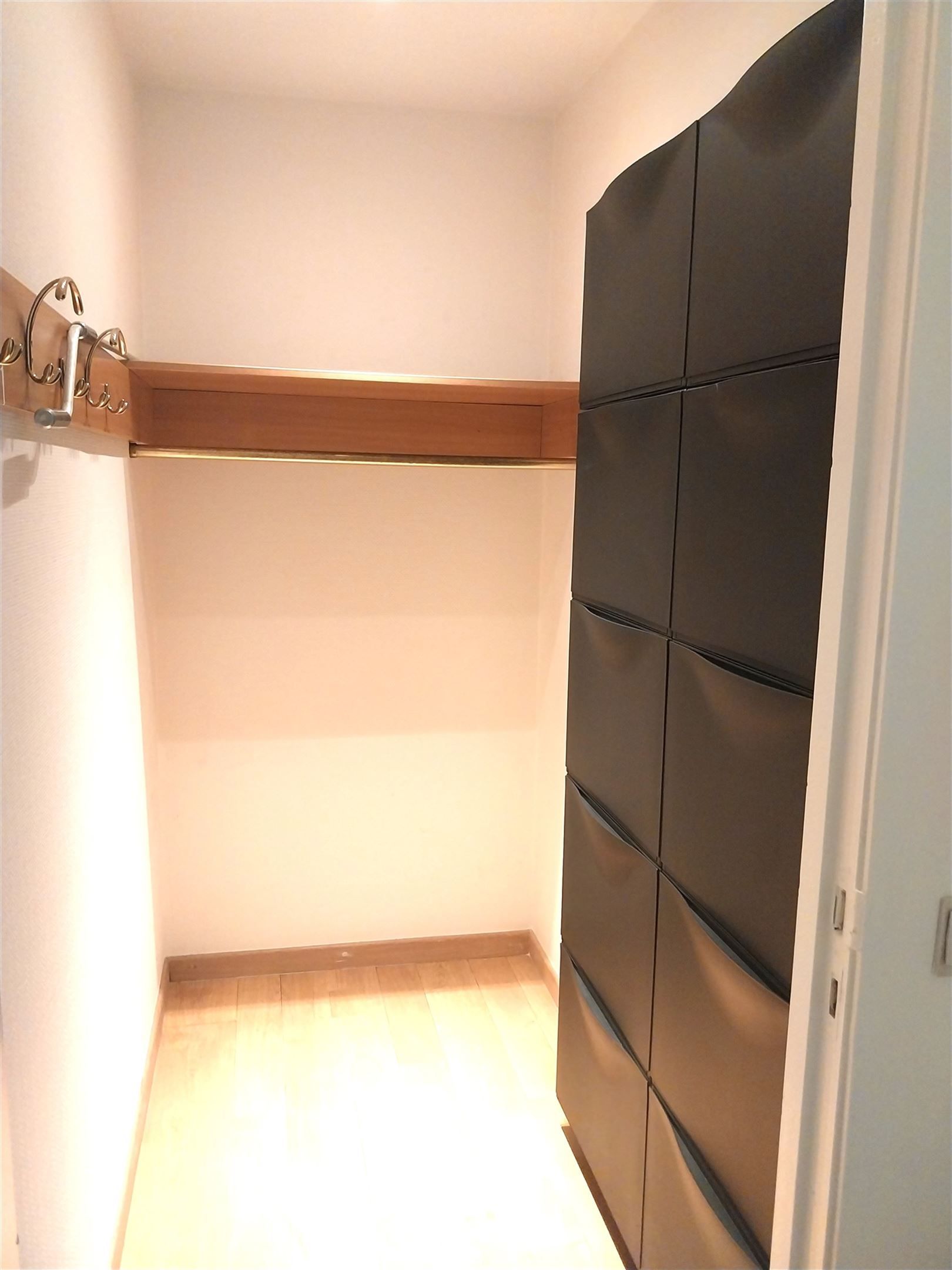 TE HUUR: Ruim appartement met 3 slaapkamers te Genk! foto 15