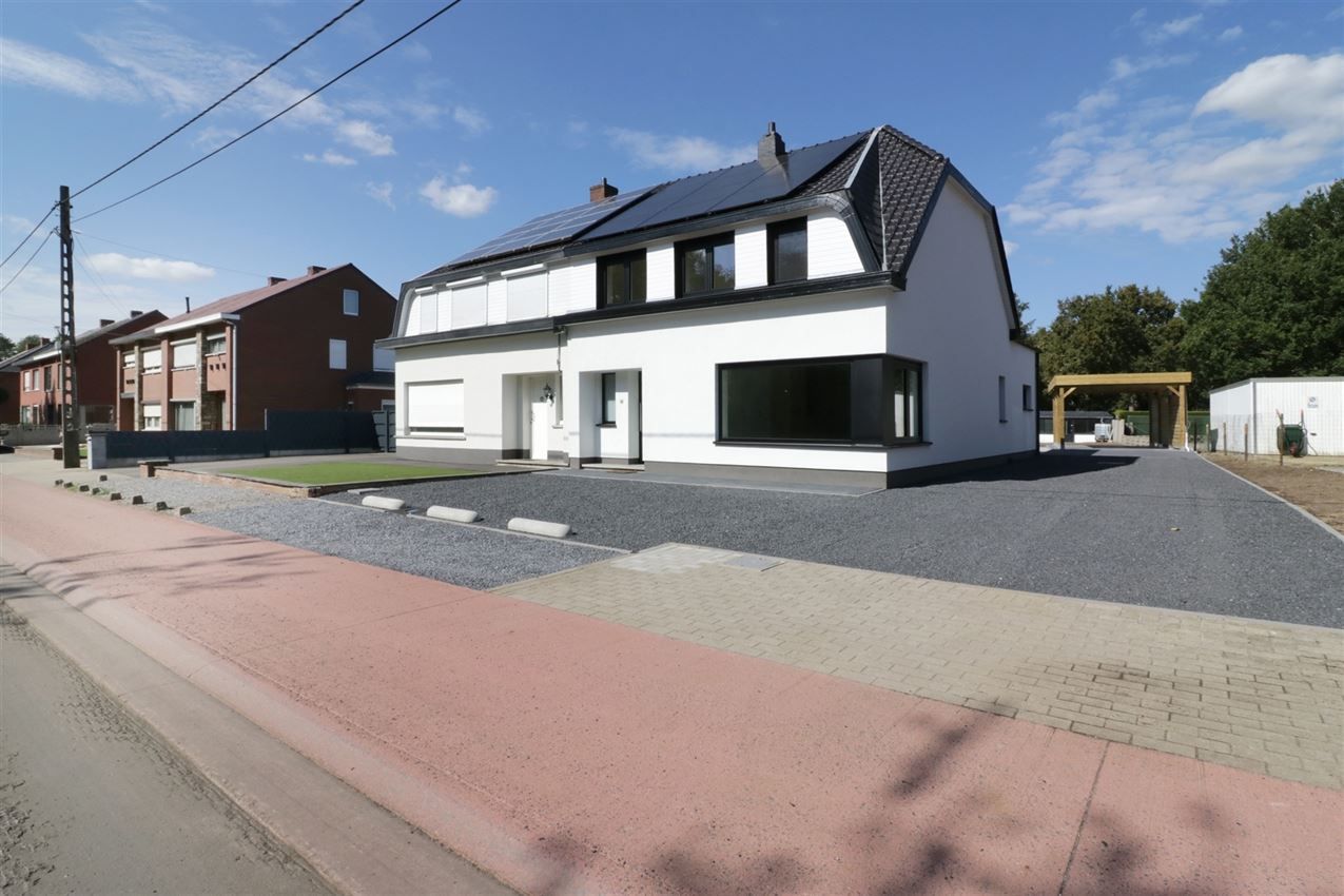 Huis foto {{pictureIndex}}