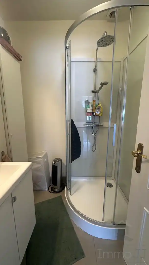 Gelijkvloerse woning met 3 slaapkamers, tuin en garage foto 8