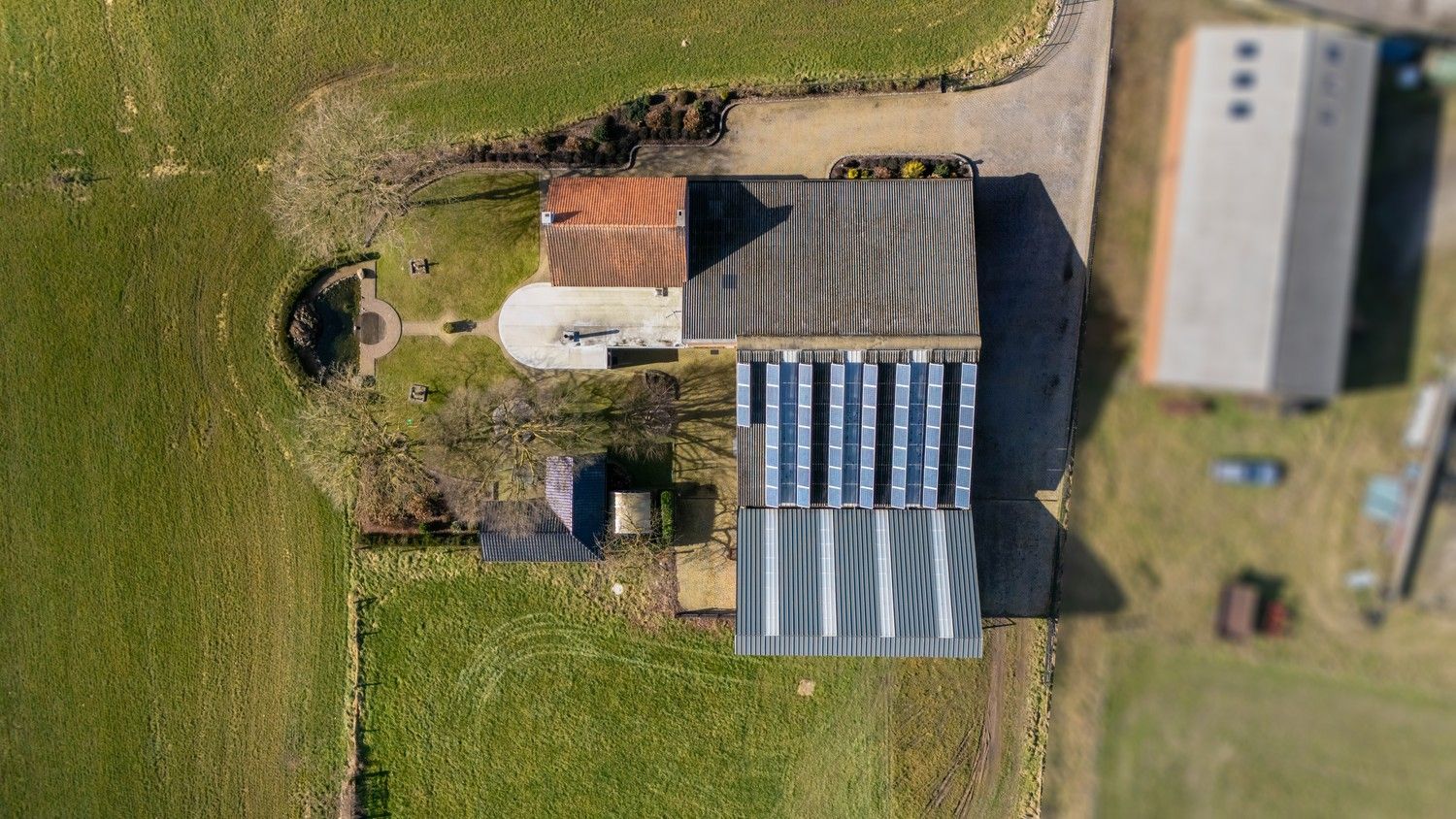 Prachtige hoeve op een ruim perceel van maar liefst 5ha 12a 12ca foto 5