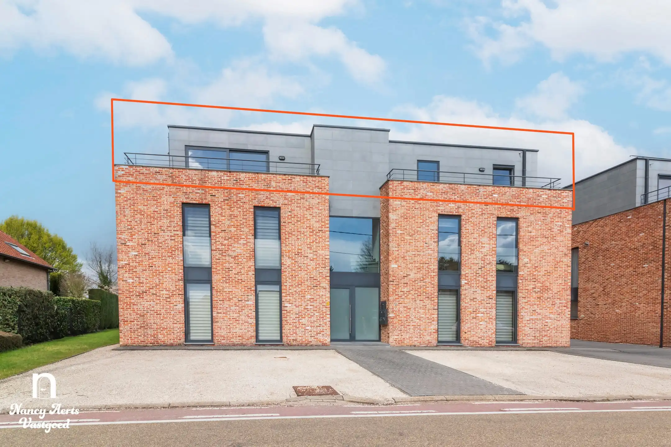 Lichtrijk penthouse met groot rondom terras en 2 parkings foto 29