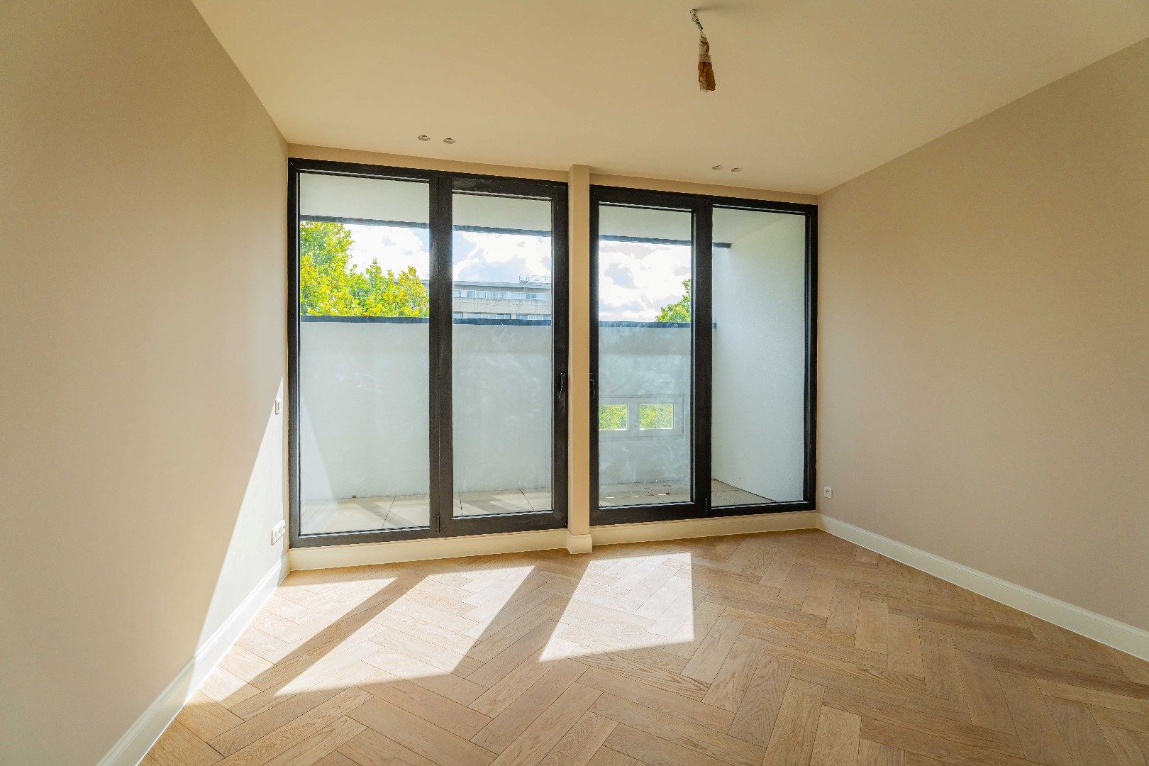 Prachtig gerenoveerd appartement met ruim terras foto 16