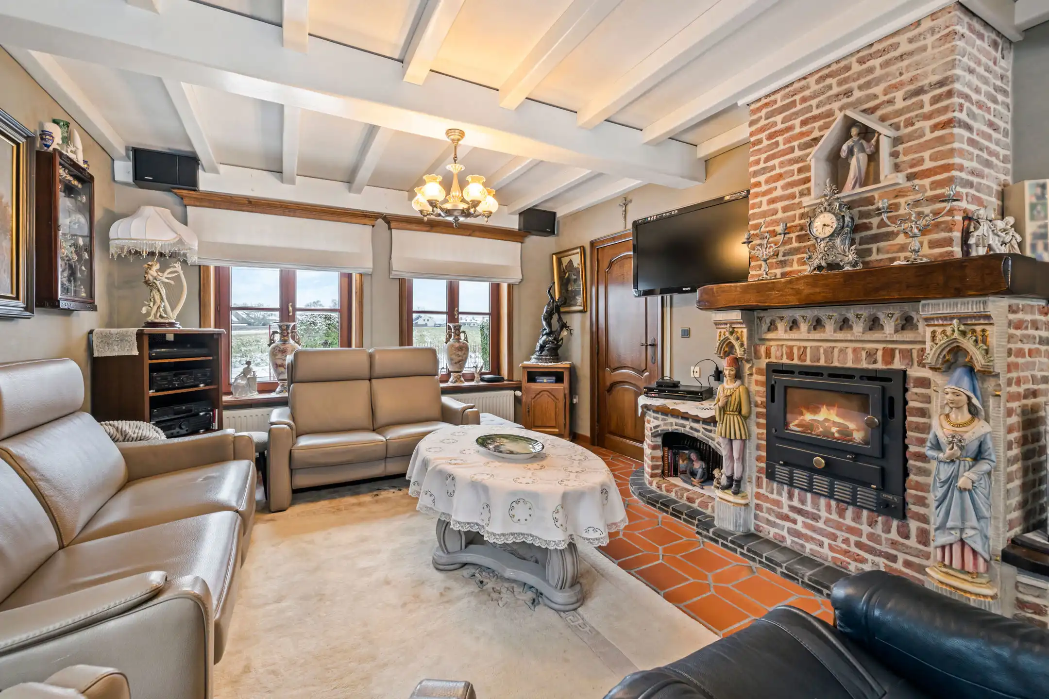 Statige villa 4 (5) slpk met grote tuin foto 8