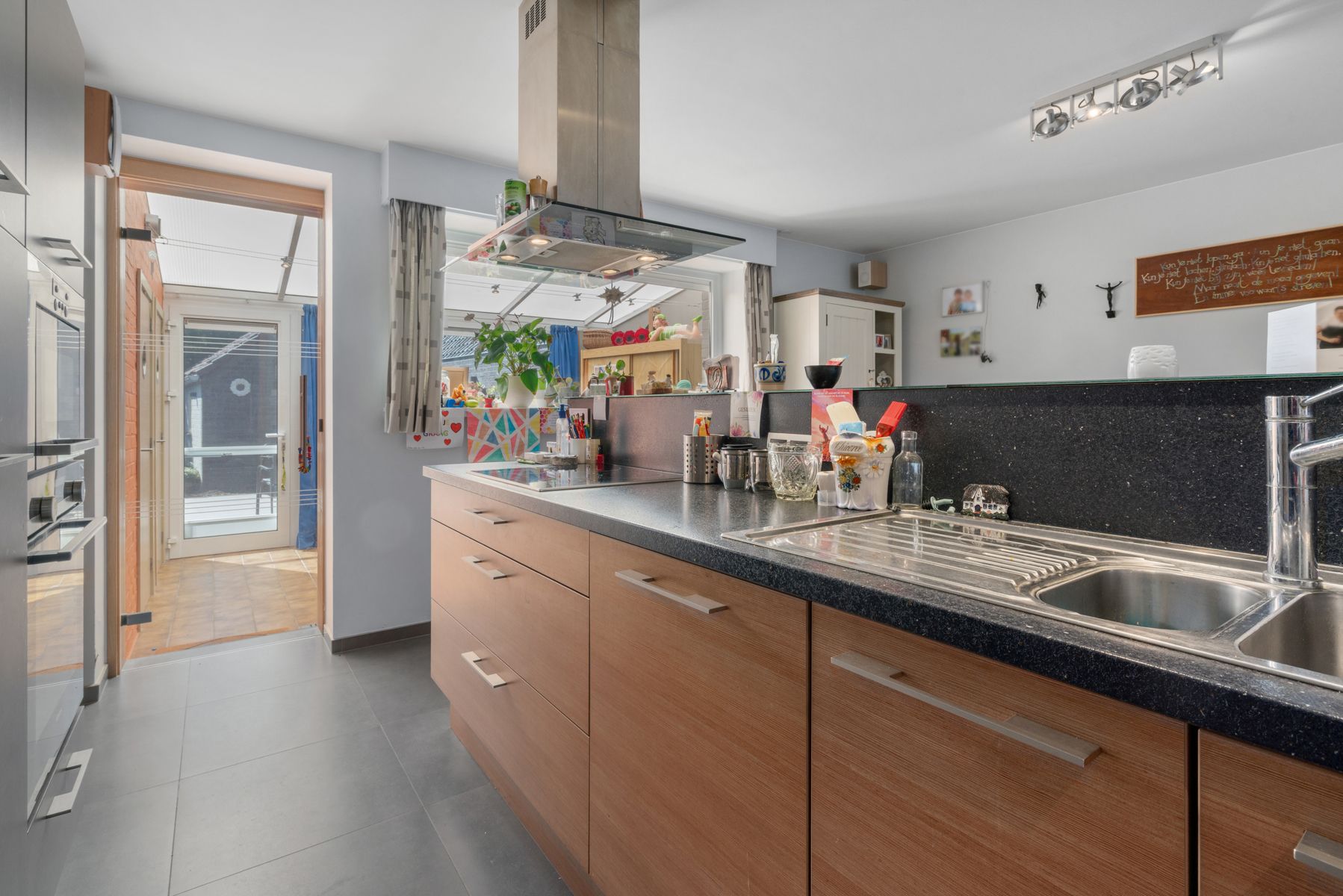 Gezellige, instapklare woning met garage en tuin foto 12