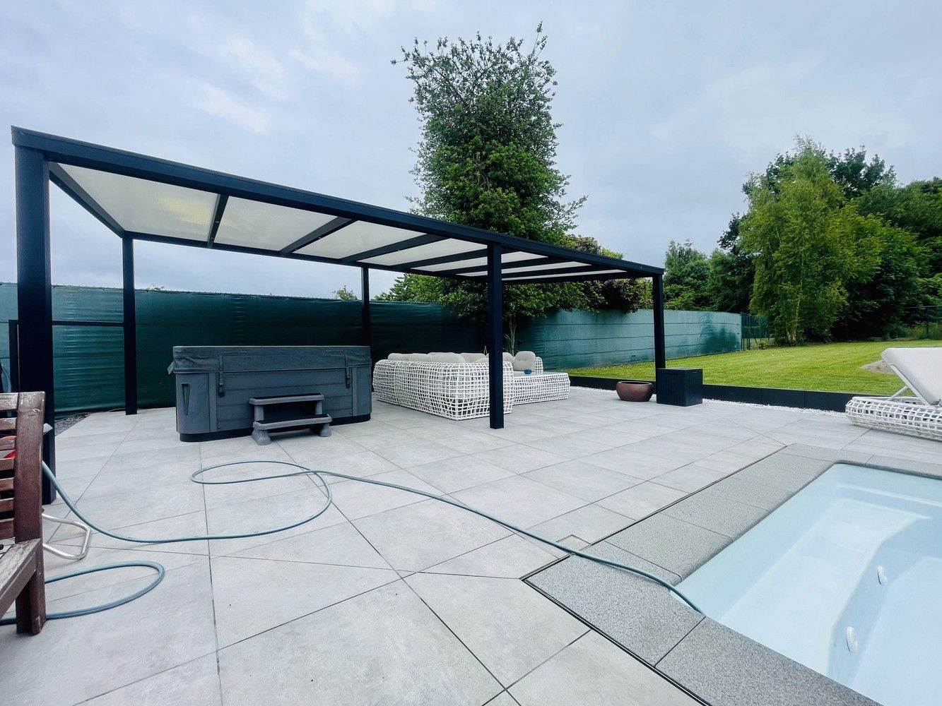 Smaakvol gerenoveerde villa met zwembad en poolhouse foto 26