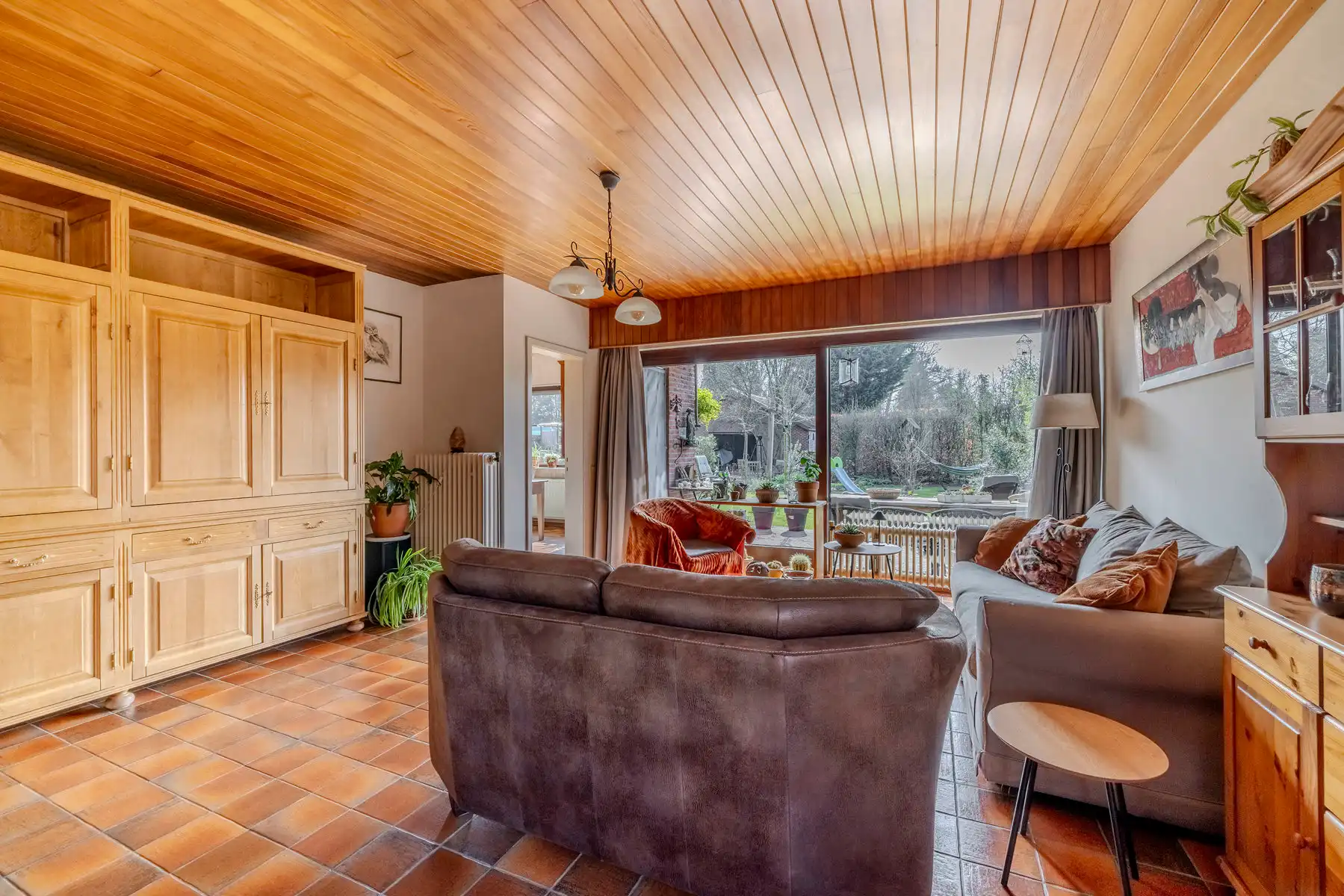 Laagbouwwoning met 2/3slpk, tuin en garage foto 8