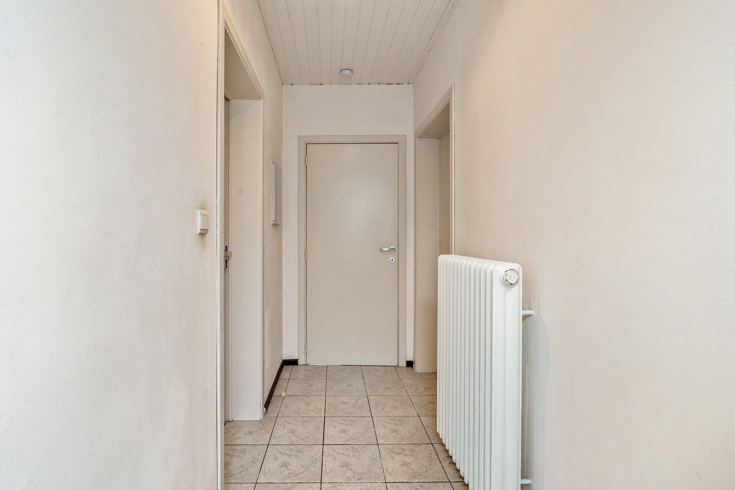 Gelijkvloers appartement met groot terras op gunstige locatie! foto 9