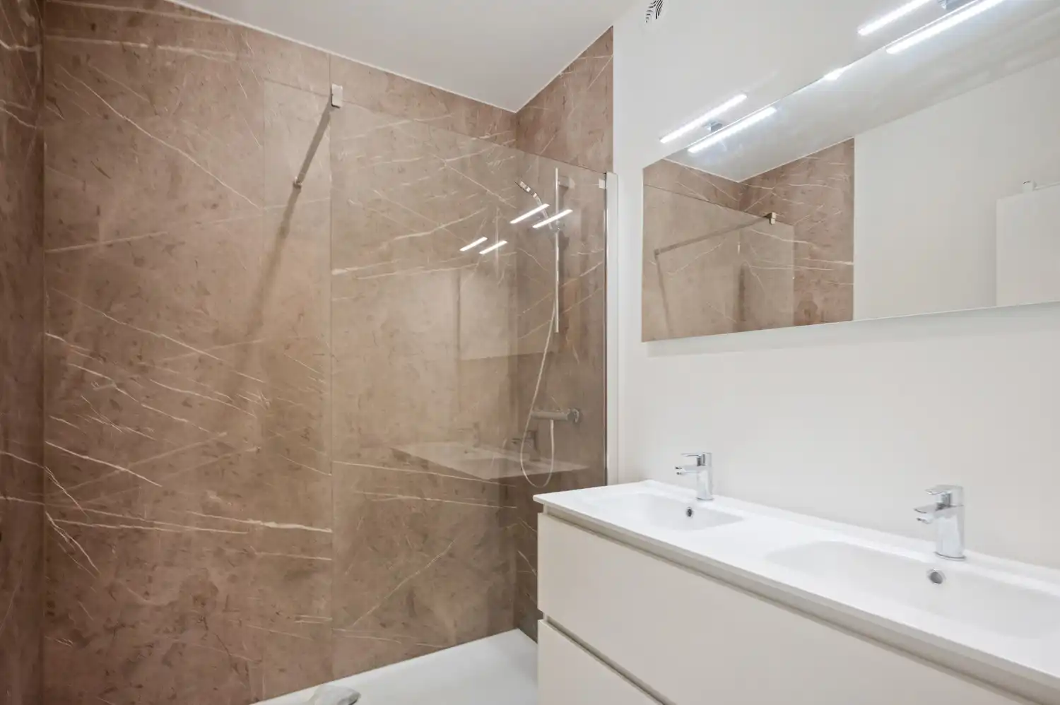 Prachtig appartement met 3 slpkrs in hartje Duffel foto 4