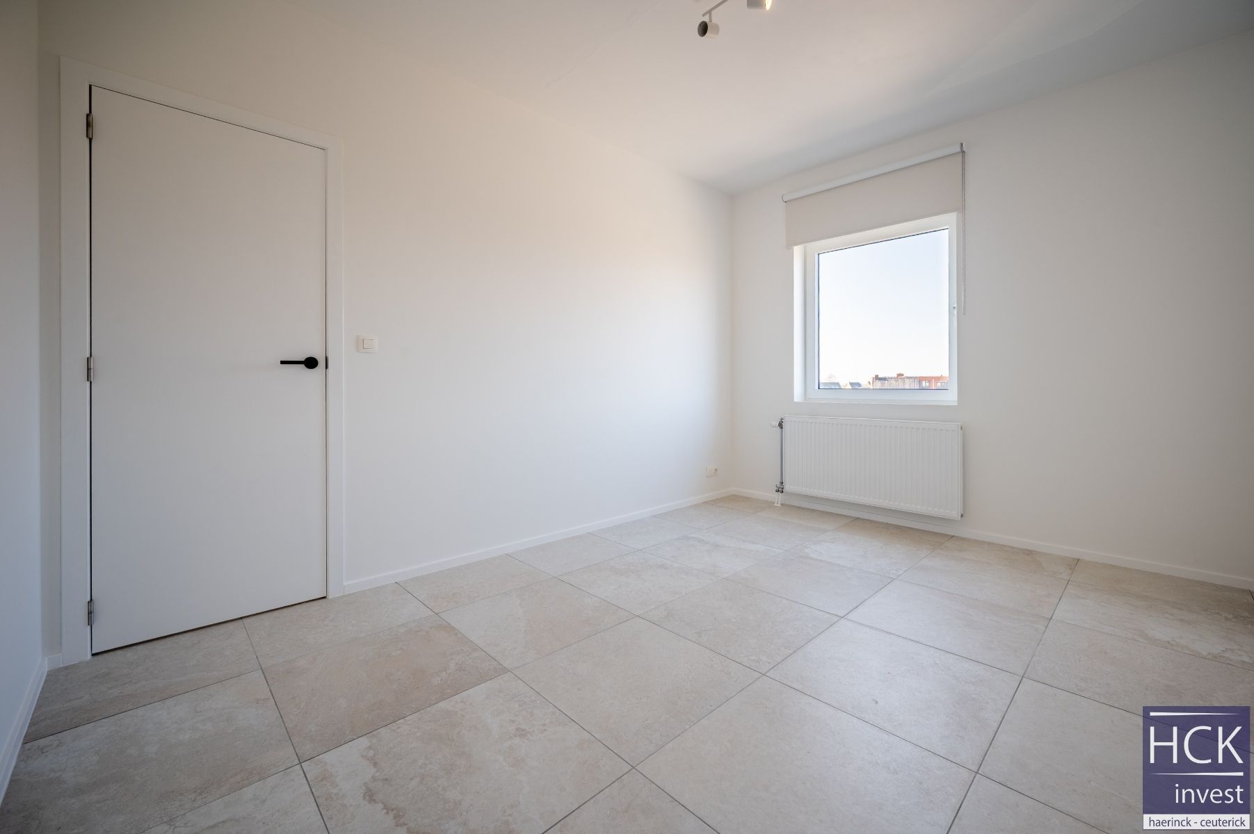 WAREGEM - Prachtig gerenoveerd appartement met 2 SLPK. en terras foto 10
