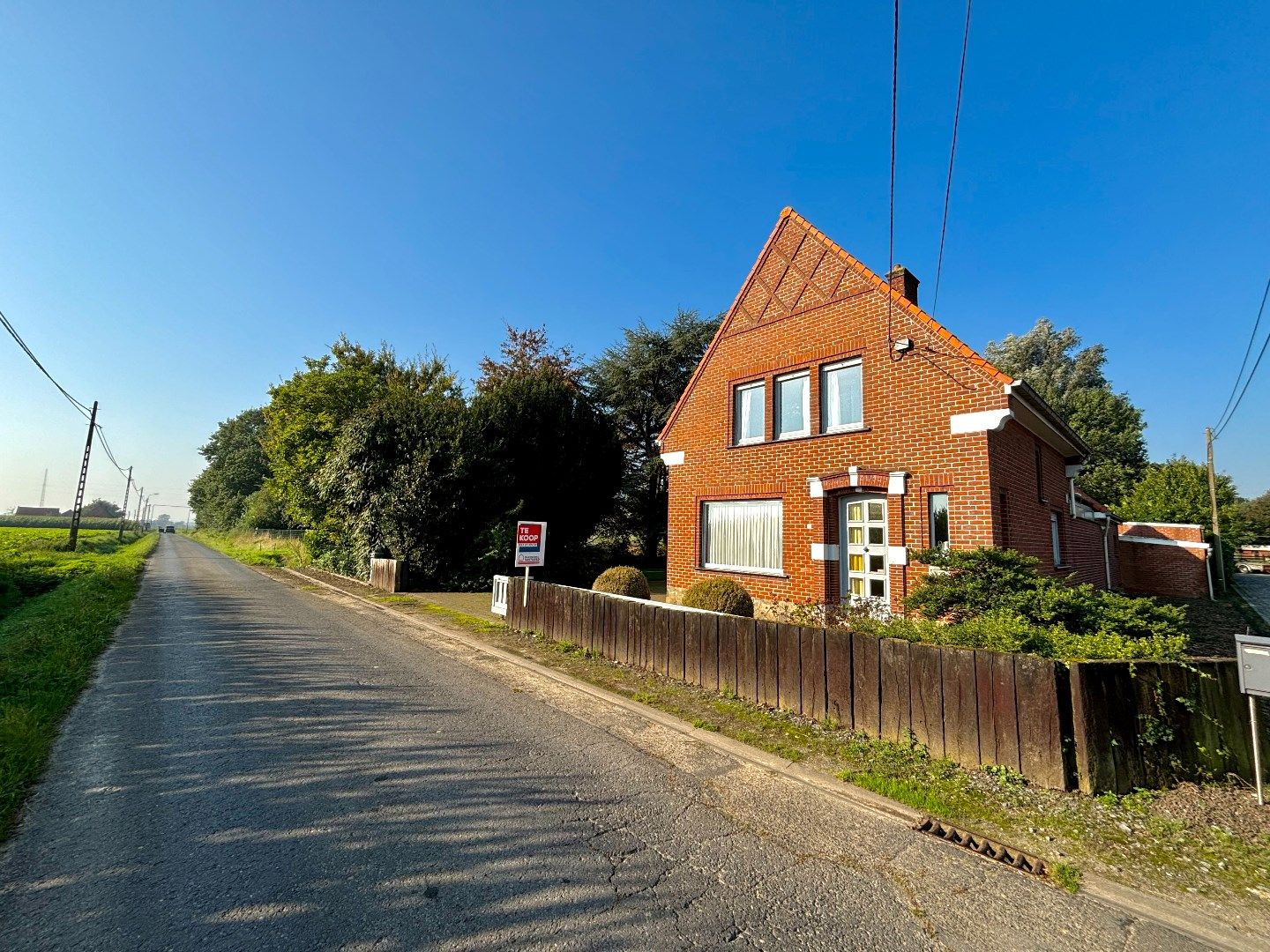 Goed onderhouden alleenstaande woning. Opp: 6800m². foto 1