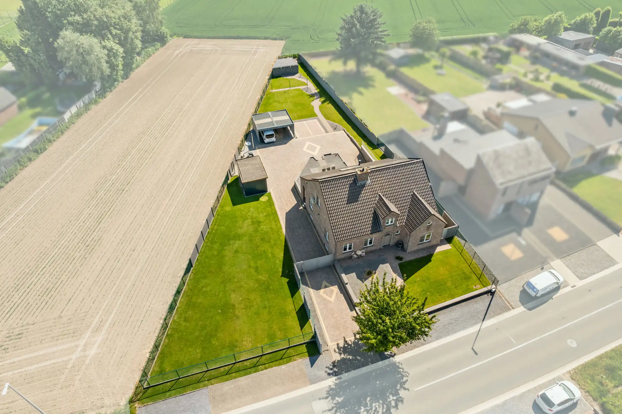 Vrijstaande woning met kapsalon/bureel op 13a47ca foto {{pictureIndex}}