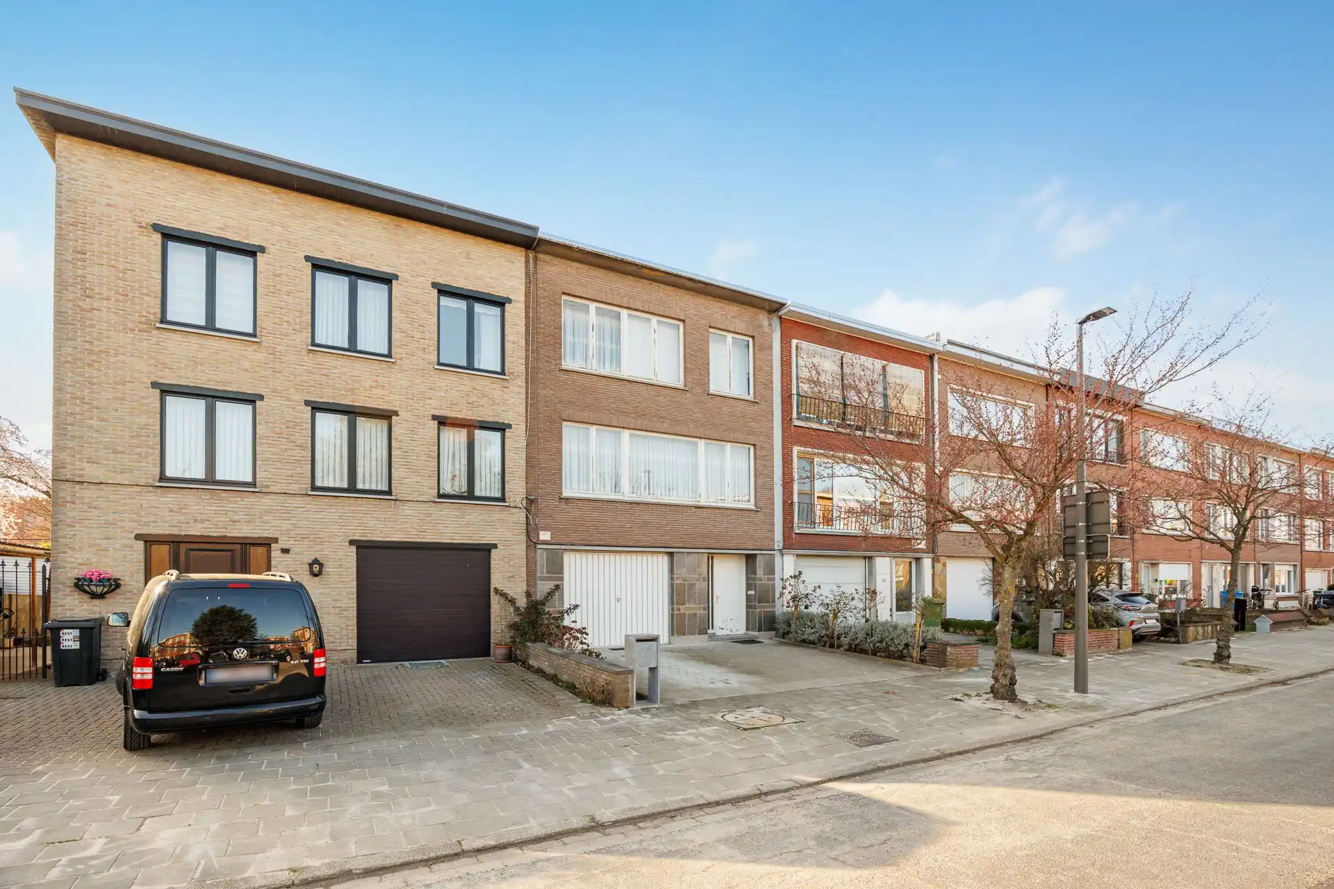 Hoofdfoto van de publicatie: Te renoveren bel‑étagewoning in hartje Wilrijk!