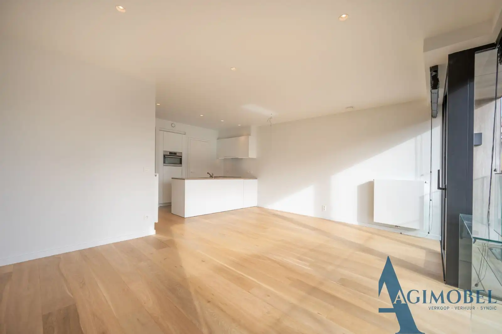 Luxe tweeslaapkamer appartement met licht, ruimte en een vleugje zeezicht op een toplocatie in Knokke. foto 5