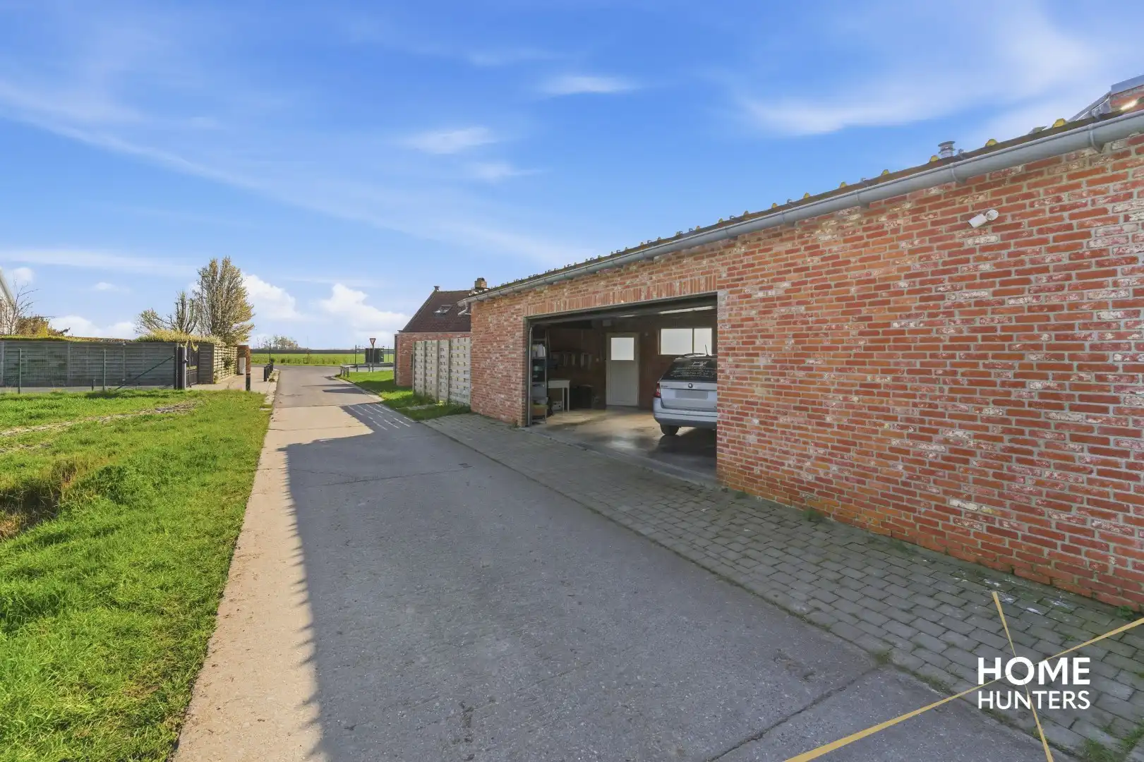 Instapklare hoekwoning in het rustige Leffinge! foto 18