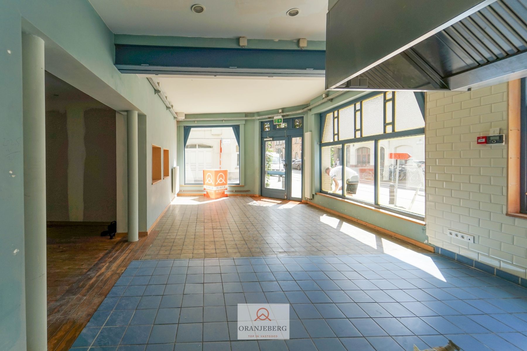 Horecavergund hoekpand met mooie visibiliteit in Papegaaistraat foto 4