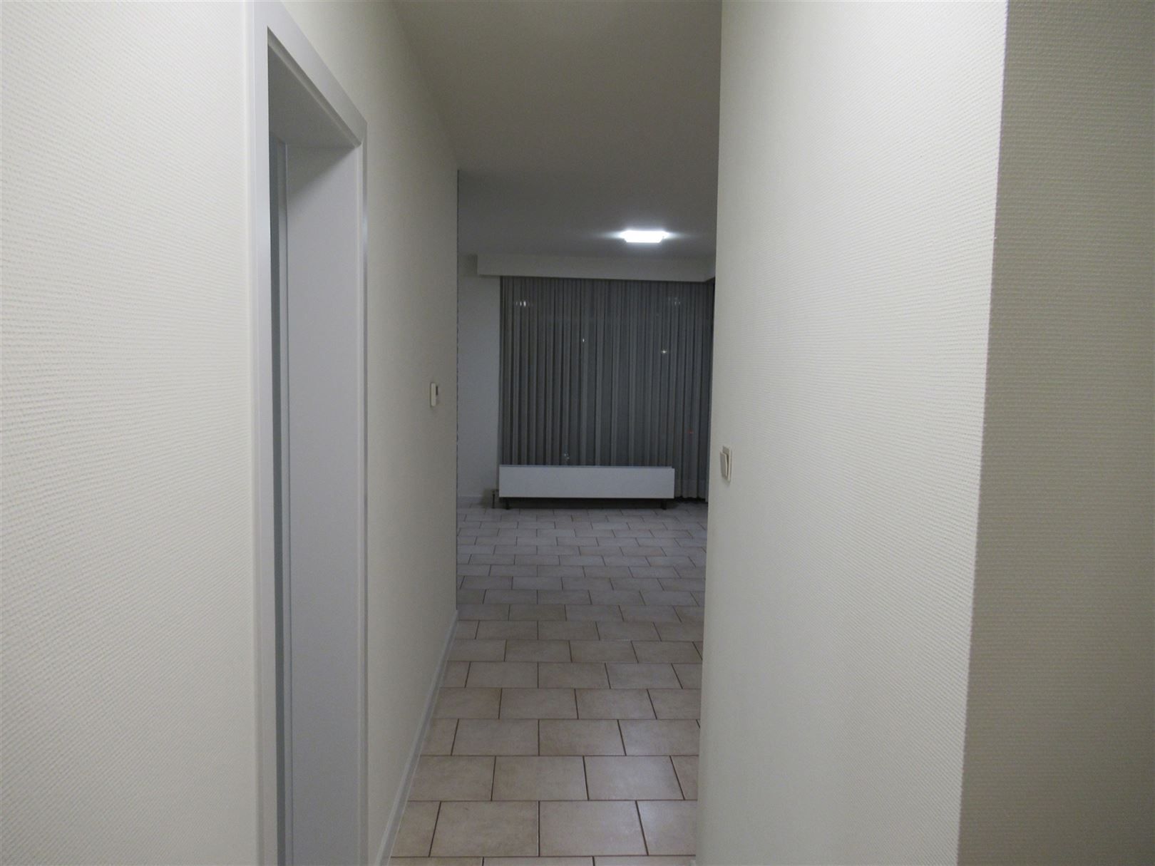 Appartement met 2 slaapkamers in centrum van Sint-Truiden. foto 3