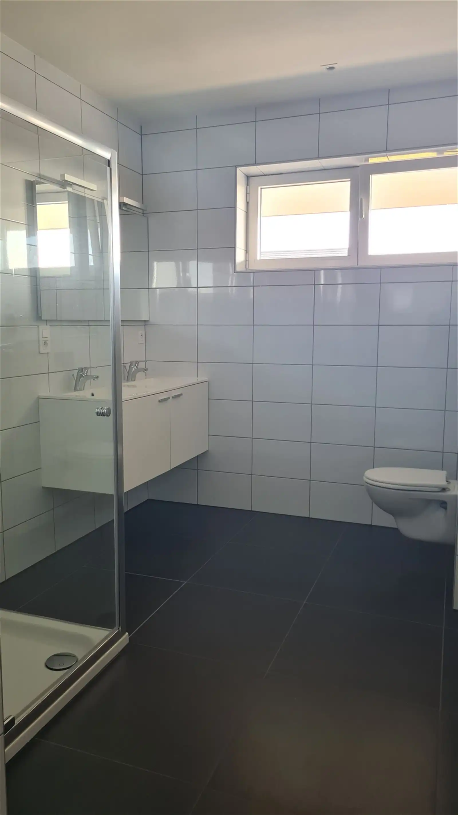 Recent appartement op bovenste verdieping nabij centrum Hoeselt foto 7