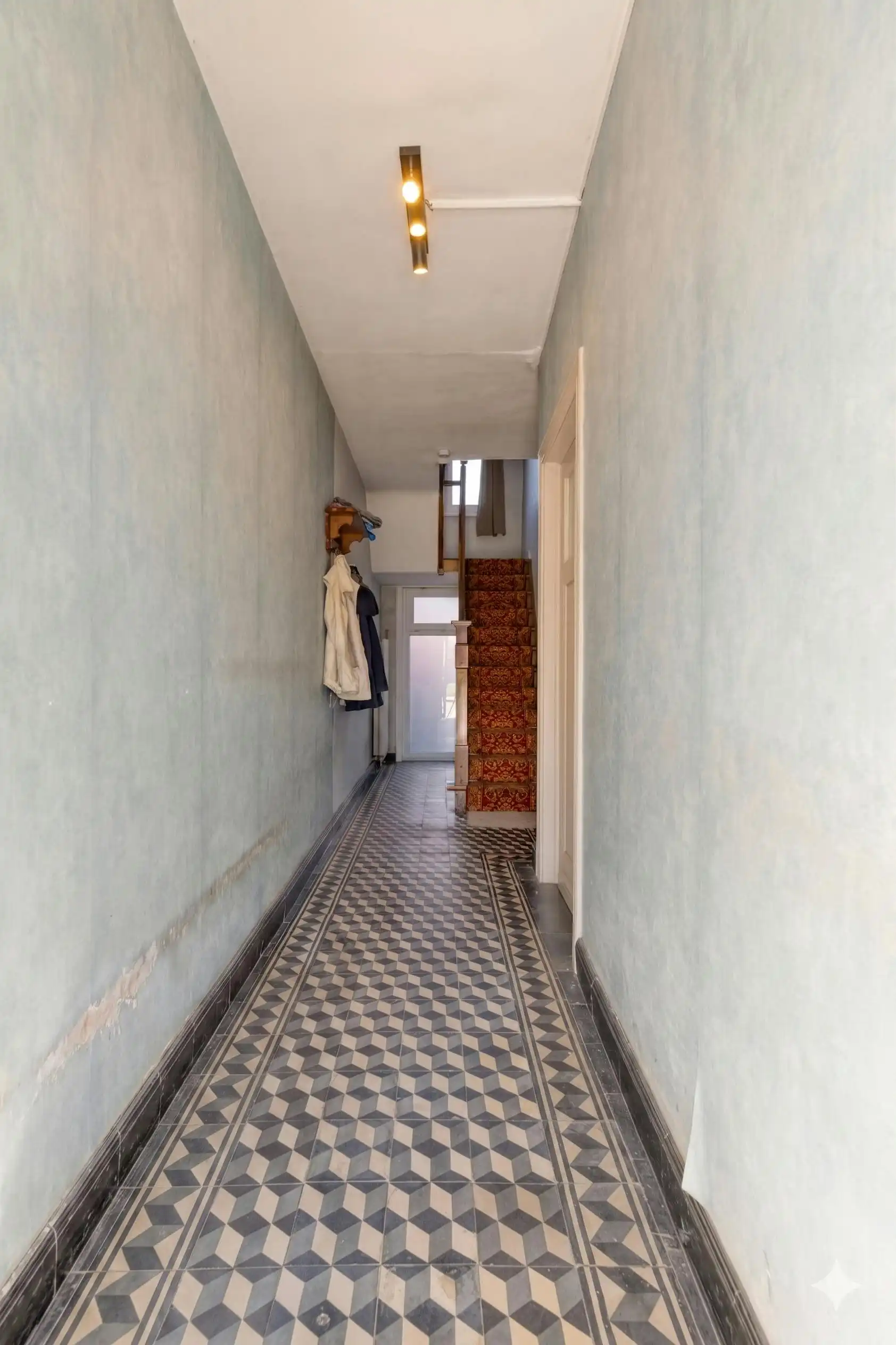 Te renoveren woning met leuke stadstuin in centrum Drongen foto 9
