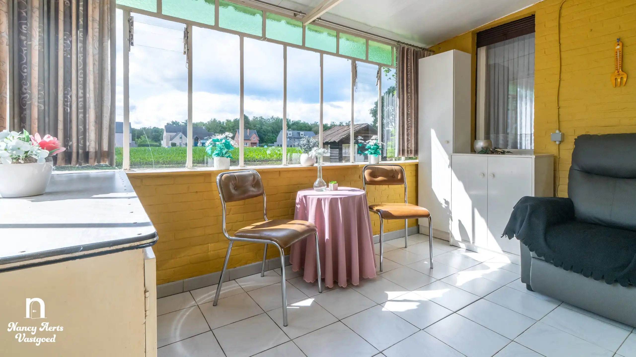 Charmante te renoveren woning op een rustige locatie foto 11
