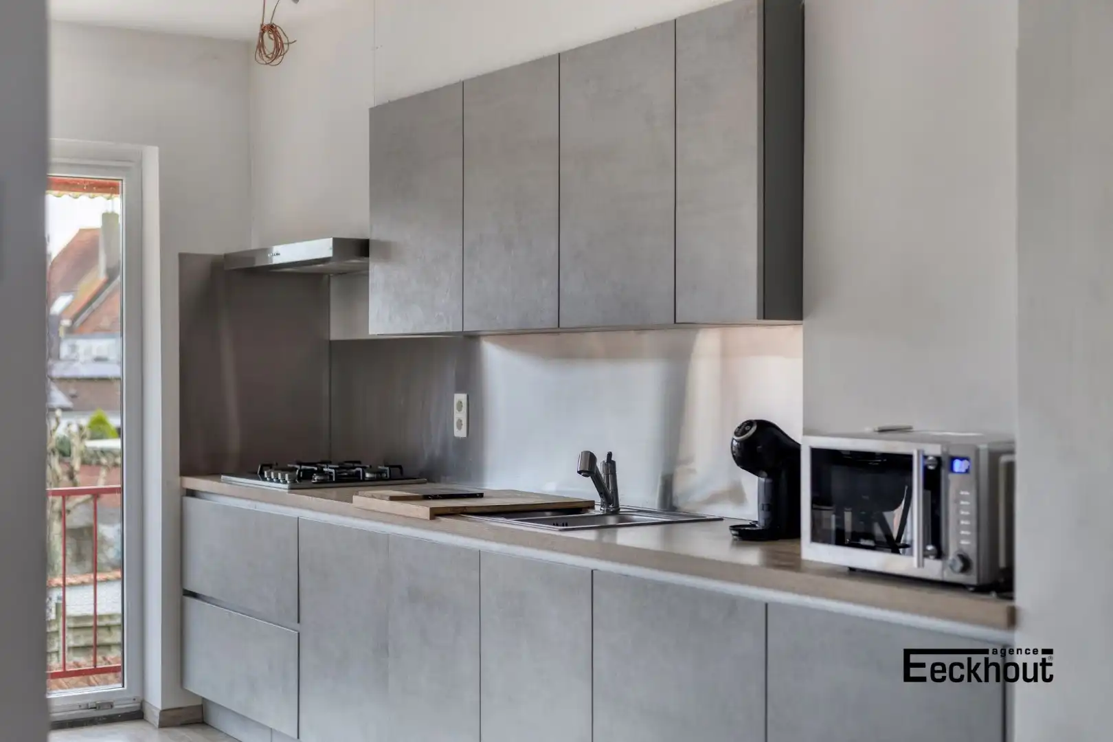 Recent gerenoveerde woning met garage en grote tuin te Bredene! foto 14