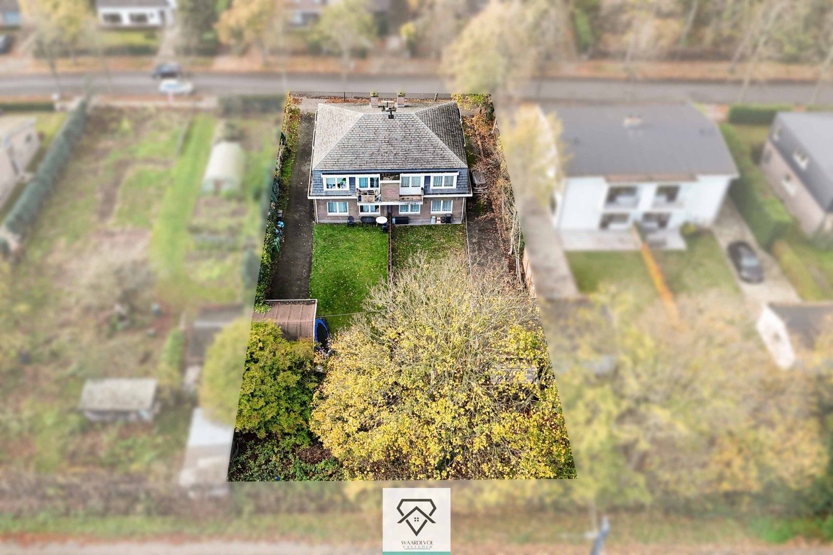 Opbrengsteigendom met 4 appartementen en 2 dubbele garageboxen te koop foto 25