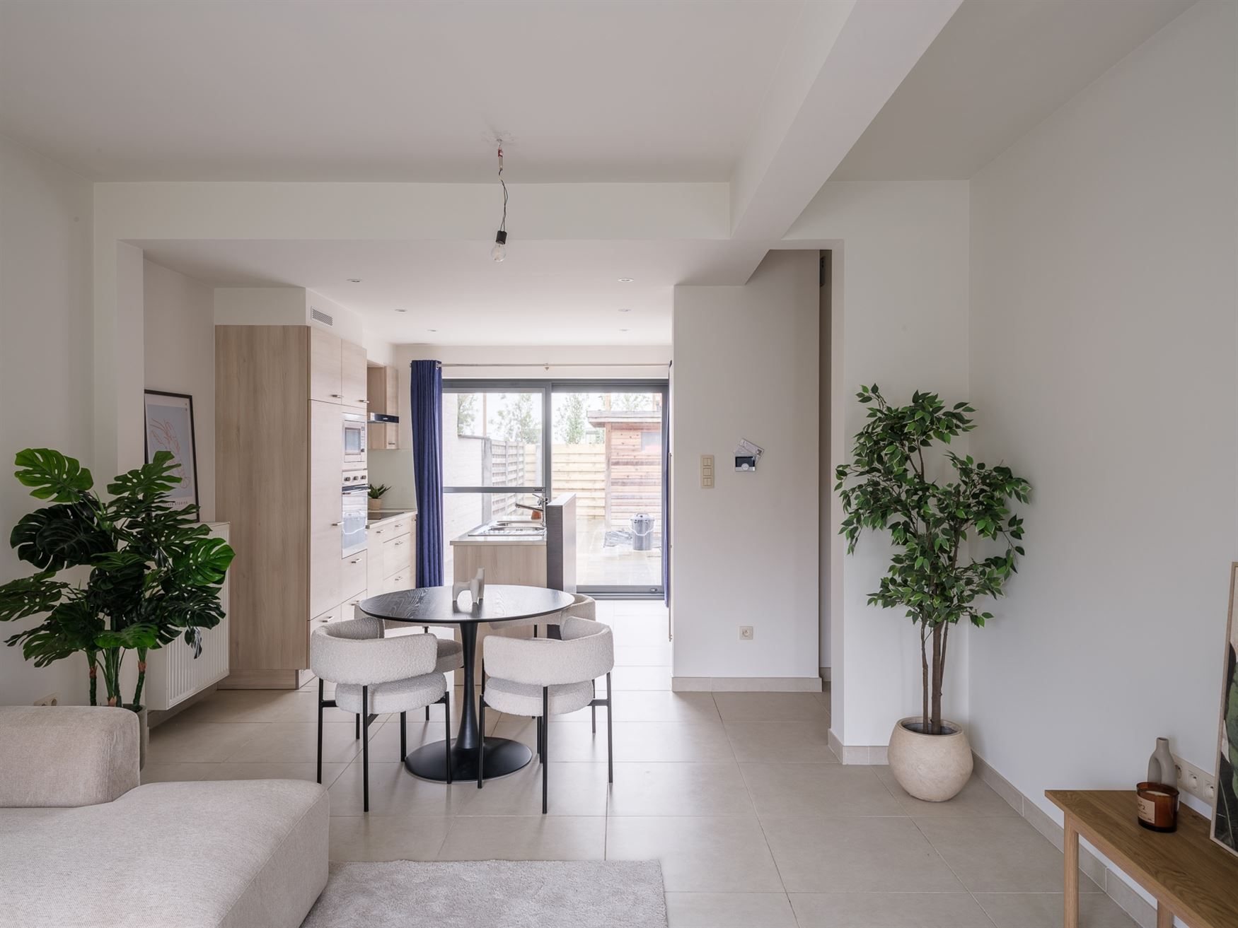 Gezinswoning met 3 slaapkamers en tuin in rustige straat. foto 4