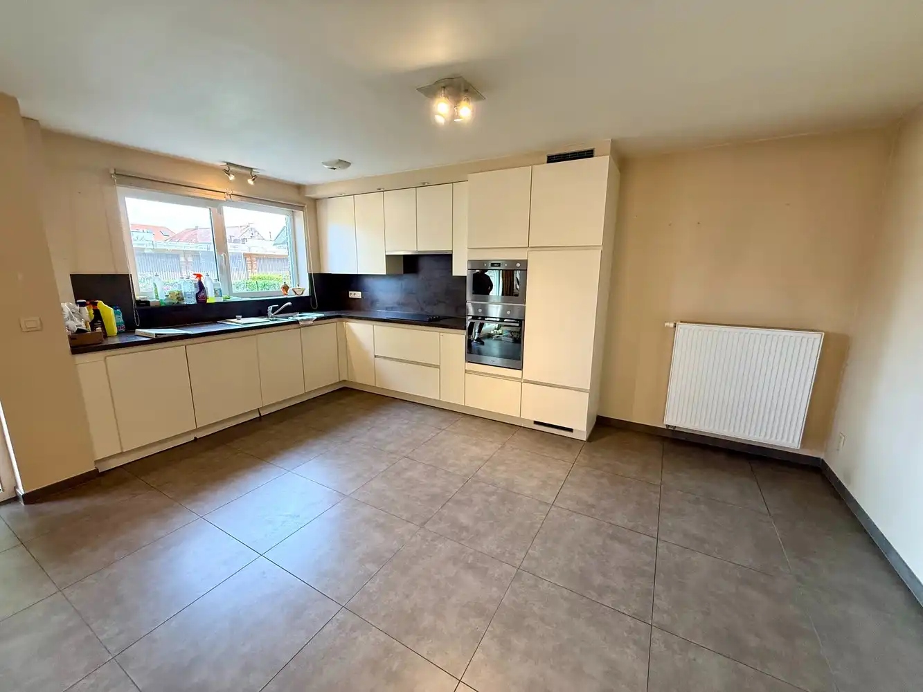 Recent, energiezuinig appartement nabij de dorpskern van Zingem! foto 3