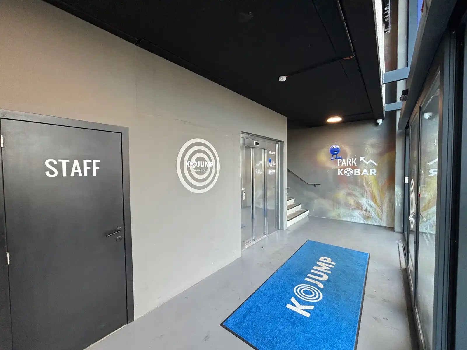 Commerciële unit te huur boven Brico – Oostakker Gent foto 2