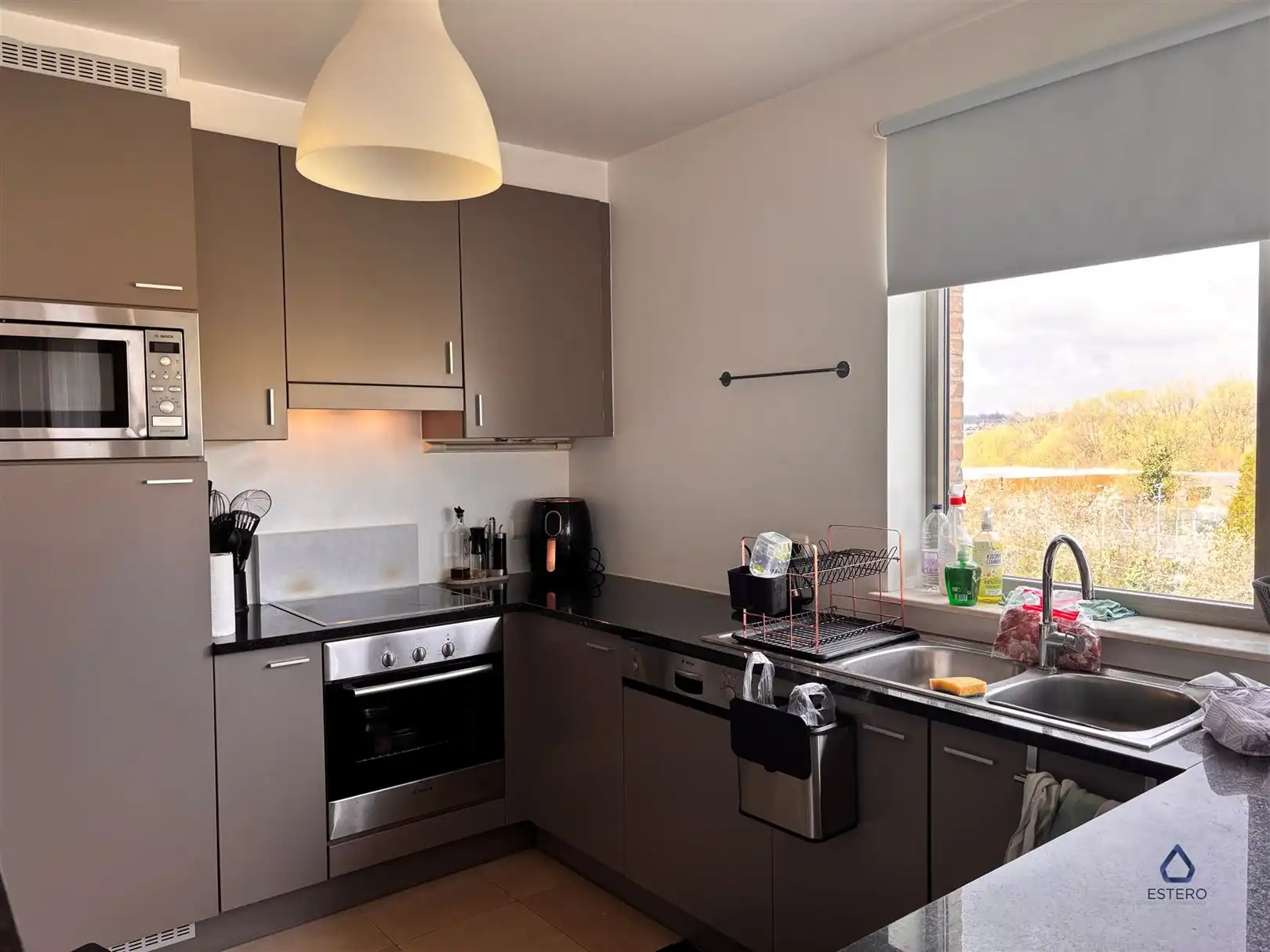 Ruim en lichtrijk appartement met 3 slaapkamers en terras foto 10