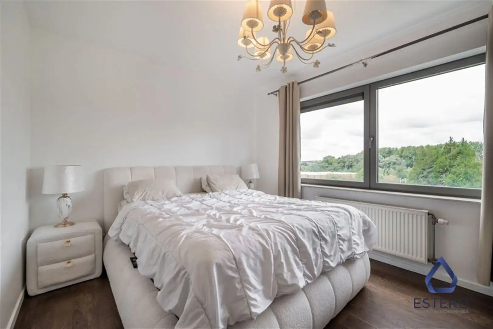 Ruim en lichtrijk appartement met 3 slaapkamers en terras foto 10