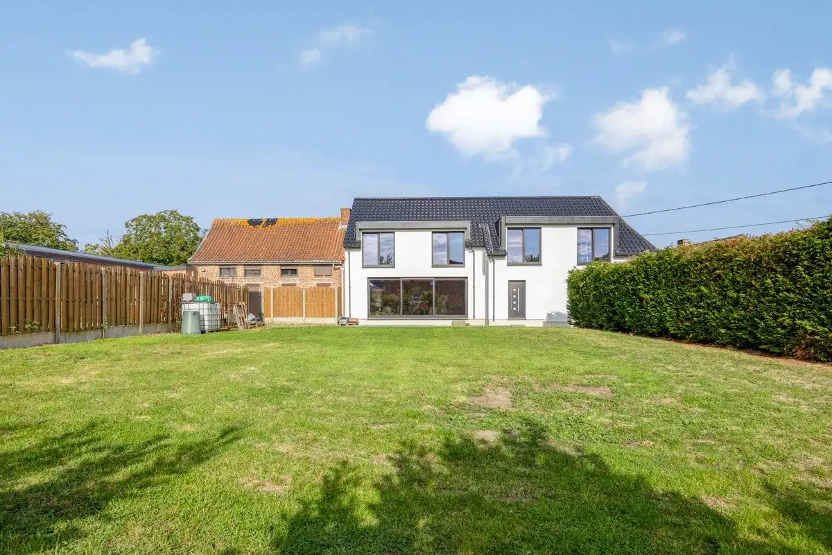 Ruime casco woning foto 20