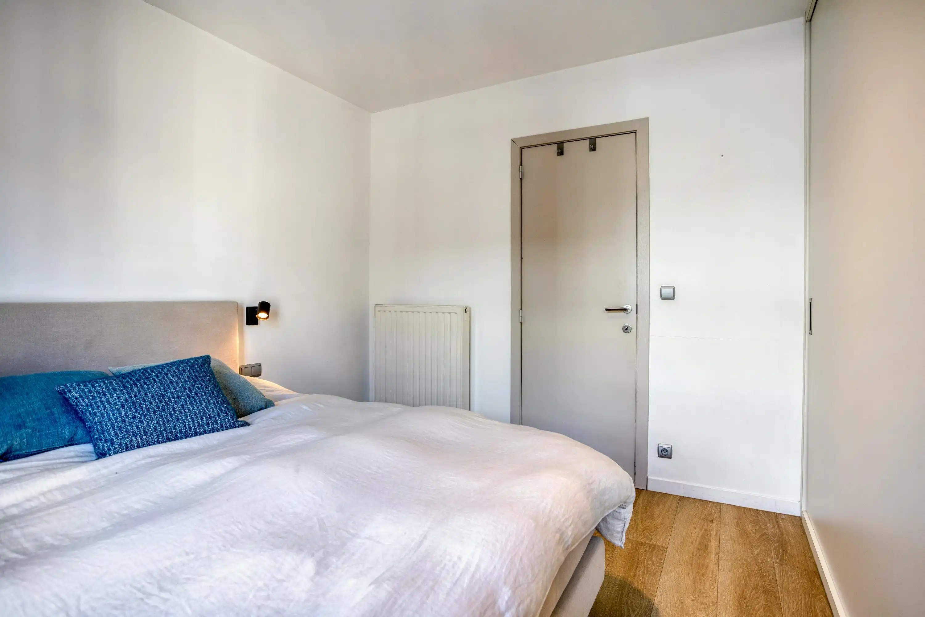 Lichtrijk appartement met terras te koop te Antwerpen Zuid! foto 11