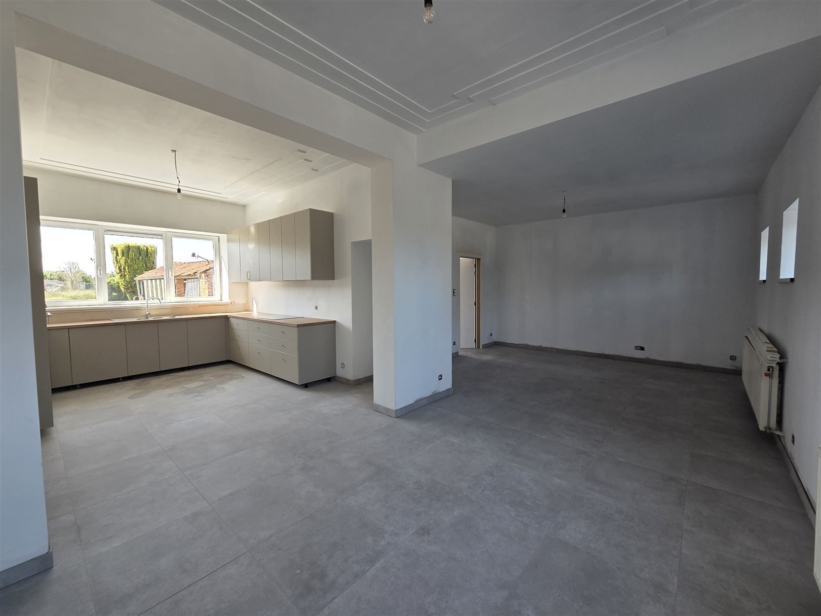 Vernieuwde woning met vele mogelijkheden!  foto 2