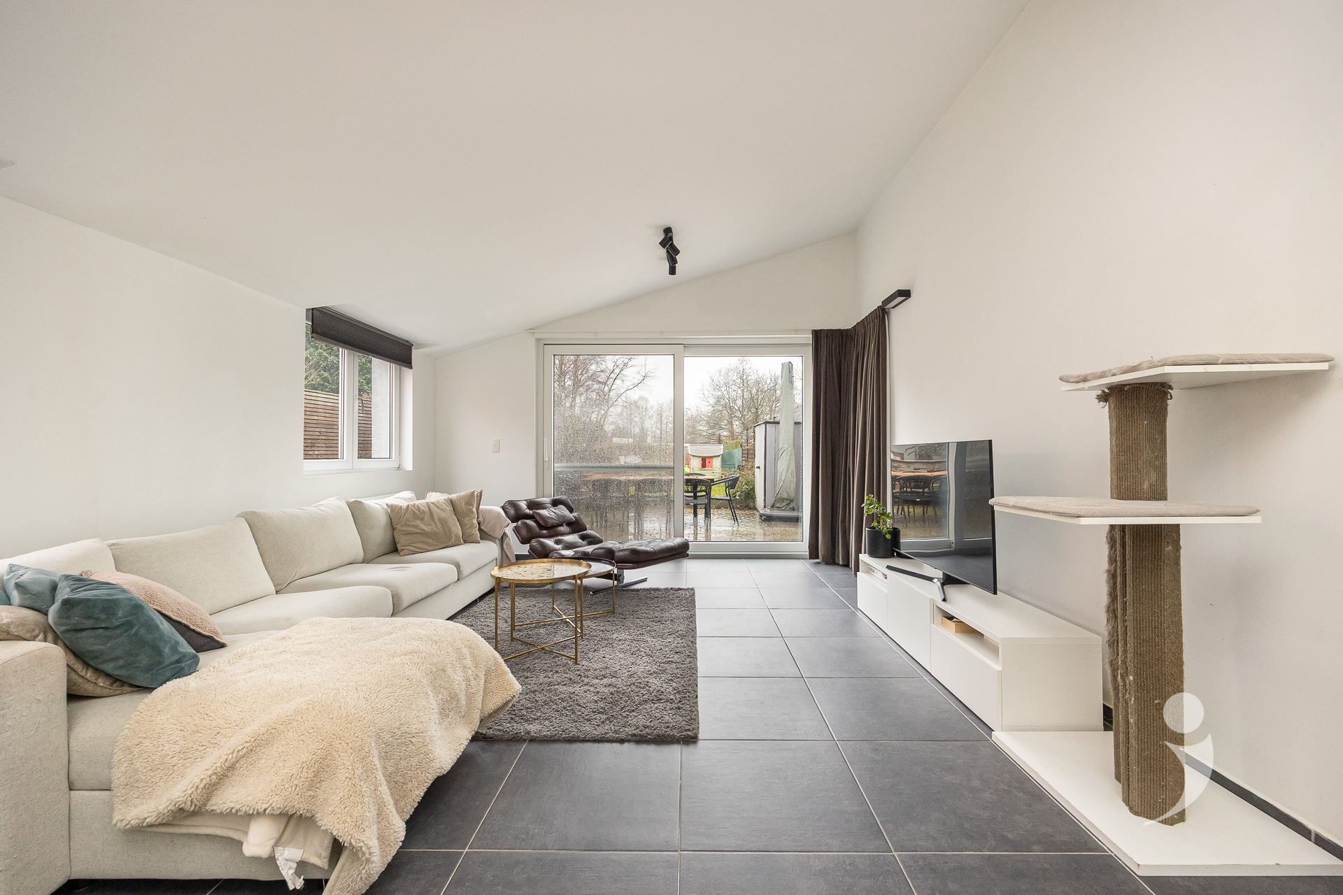 Volledig gerenoveerde woning op wandelafstand van centrum Aarschot! foto 10