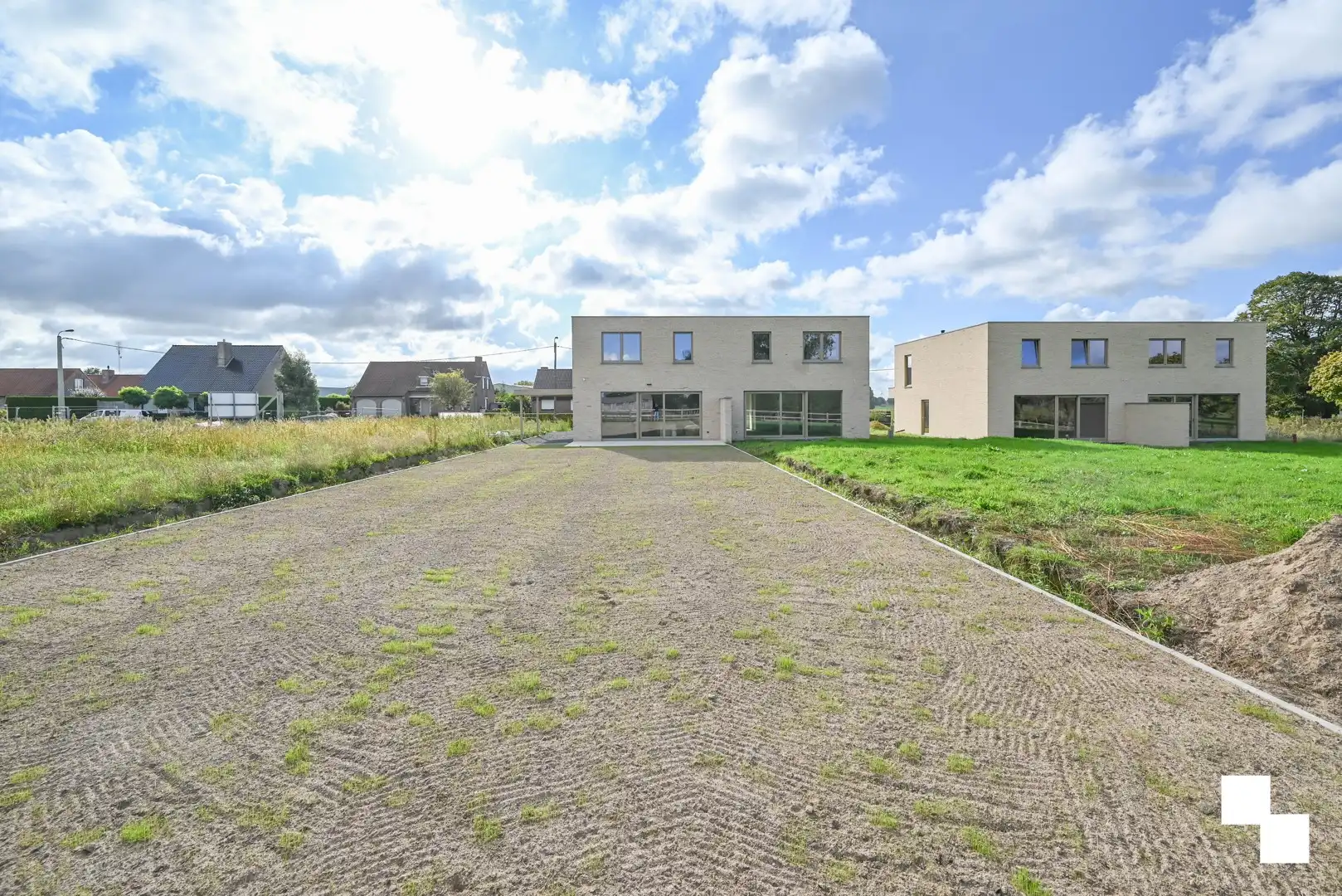 Hoogwaardig afgewerkte halfopen nieuwbouwwoning foto 23