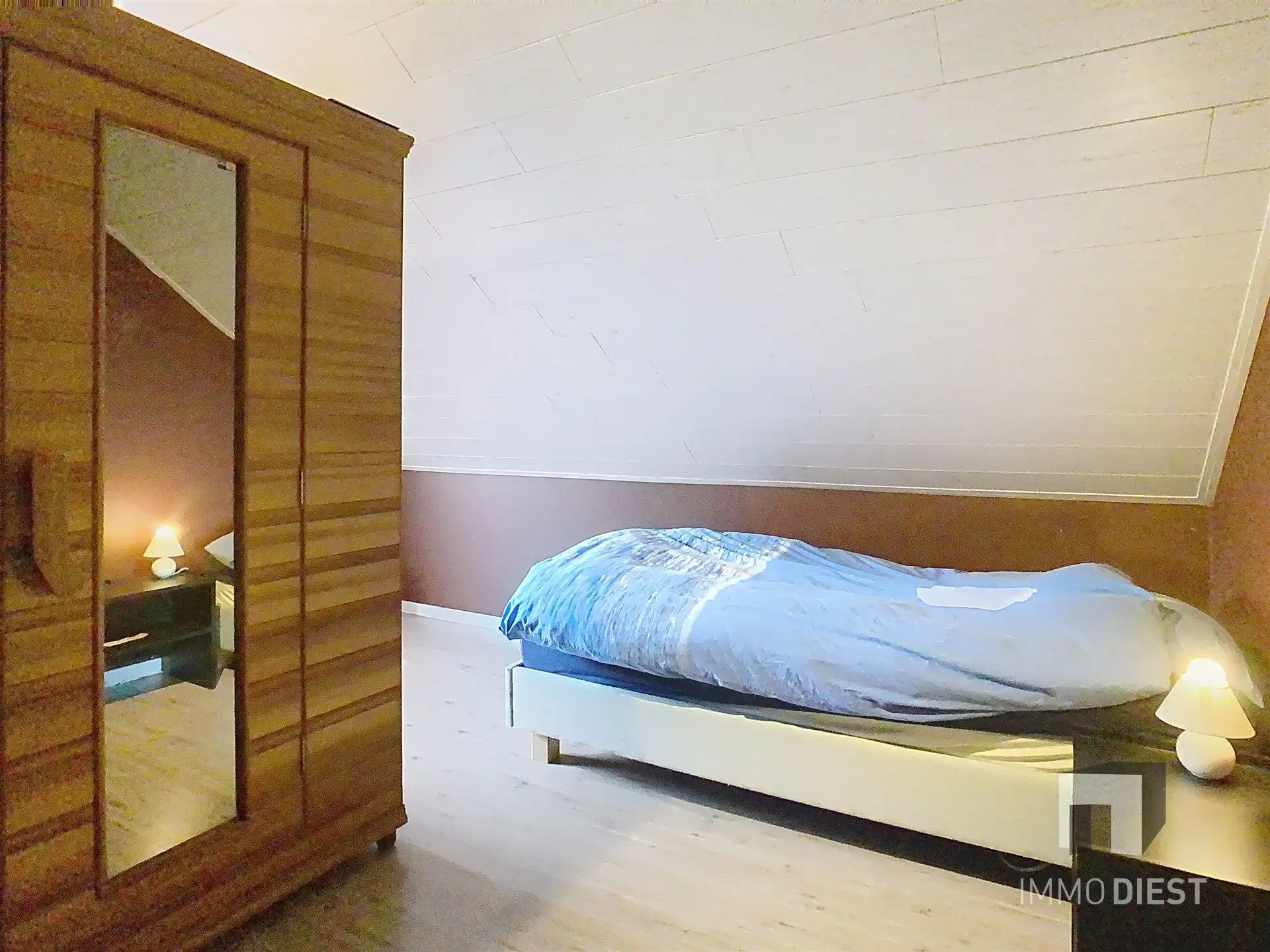 Energiezuinige en prima onderhouden gezinswoning met 4/5 slaapkamers en zwembad op 10 are. foto 29