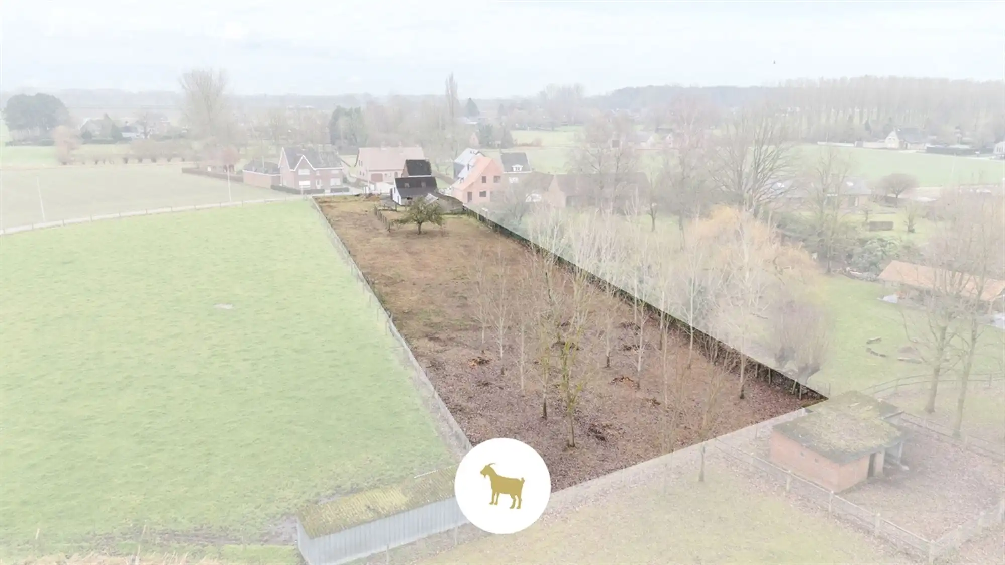 Te slopen WONING op uniek ruim PERCEEL (BOUW)GROND van ca. 3.310 m² foto 5