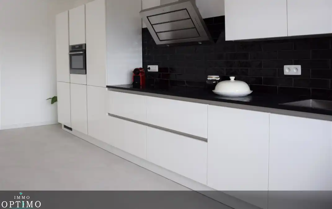 Appartement met 3slaapkamers + berging in kelder + afzonderlijke garage te Houthalen-Helchteren foto 2