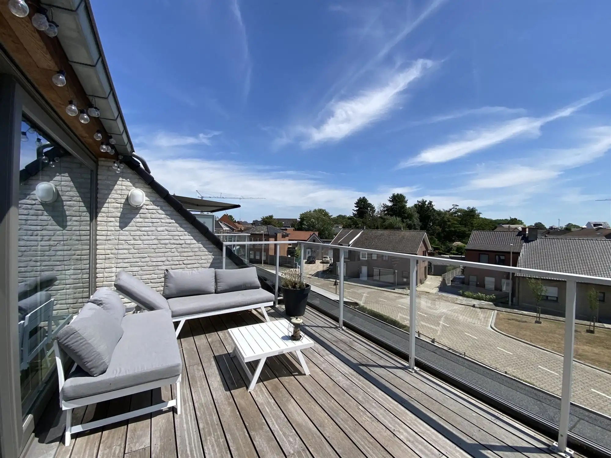 Prachtig energiezuinig dakappartement met 2 slaapkamers, ruim zonovergoten terras en garage in hartje Ertvelde foto 8