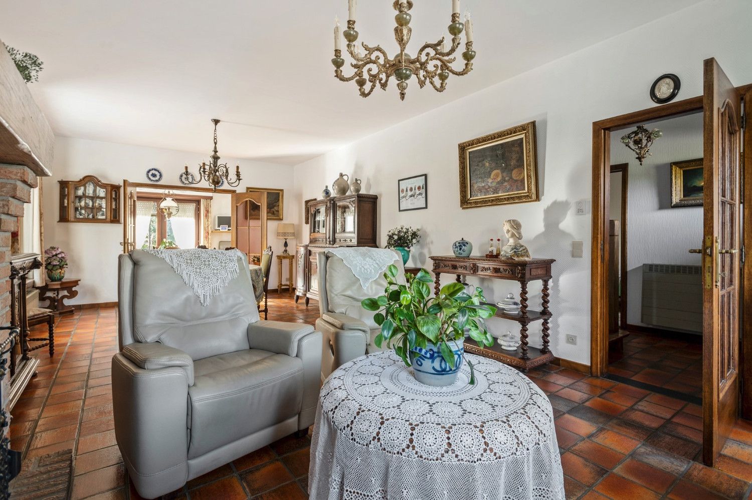 OPEN BEBOUWING MET GARAGE EN TUIN OP GOEDE LOCATIE! foto 5