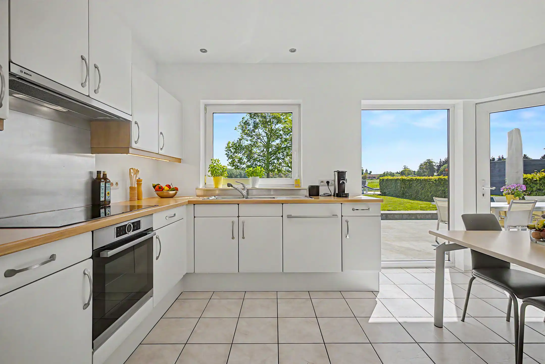 Instapklare woning met zwembad en prachtig vergezicht foto 9