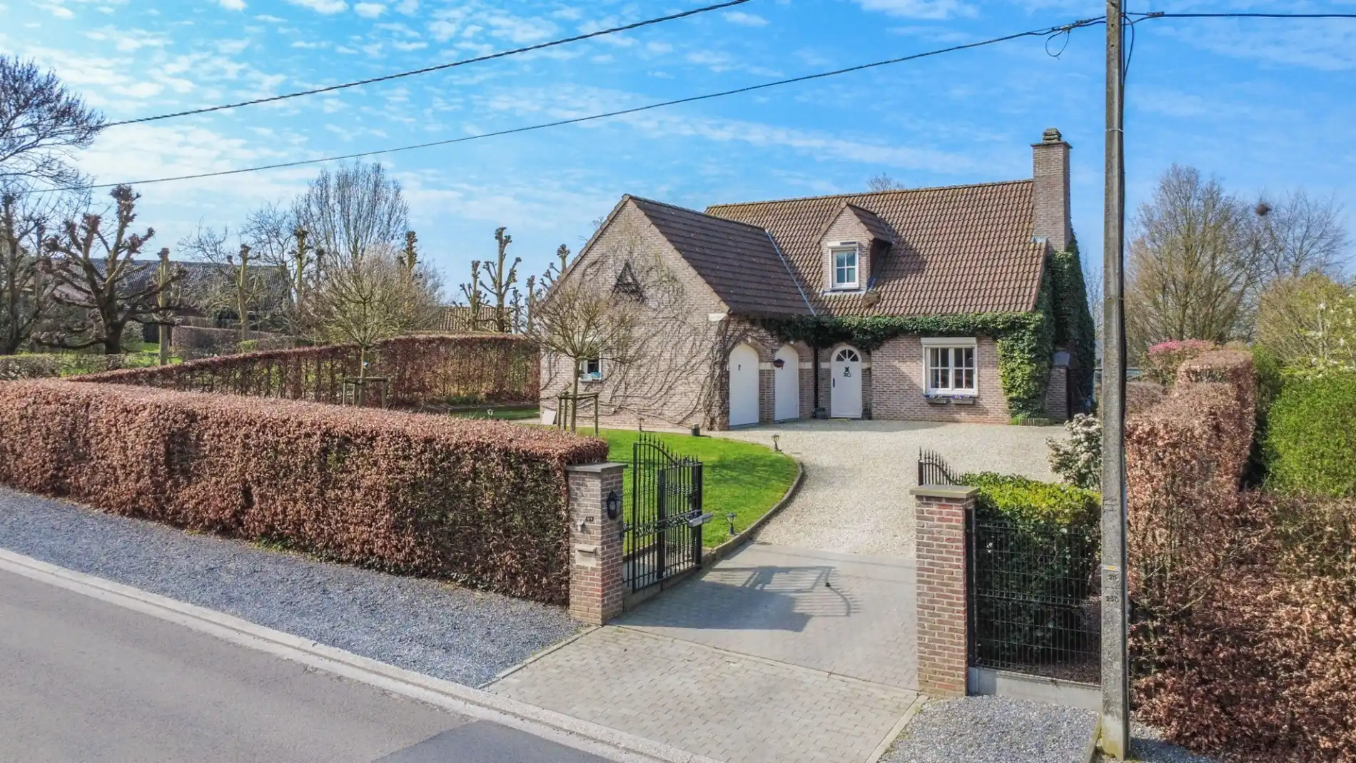 VILLA IN GROENE OMGEVING MET 3 SLP +BUREAU! foto 2
