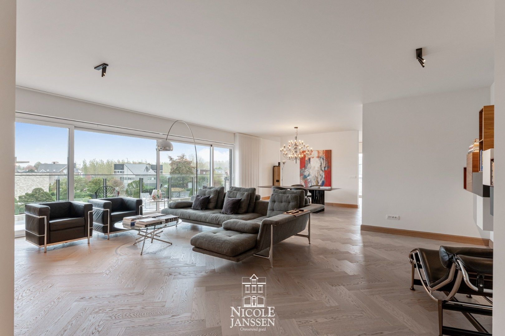 Exclusief penthouse met drie terrassen en vier garageboxen in de prachtige Residentie ILEX foto 7