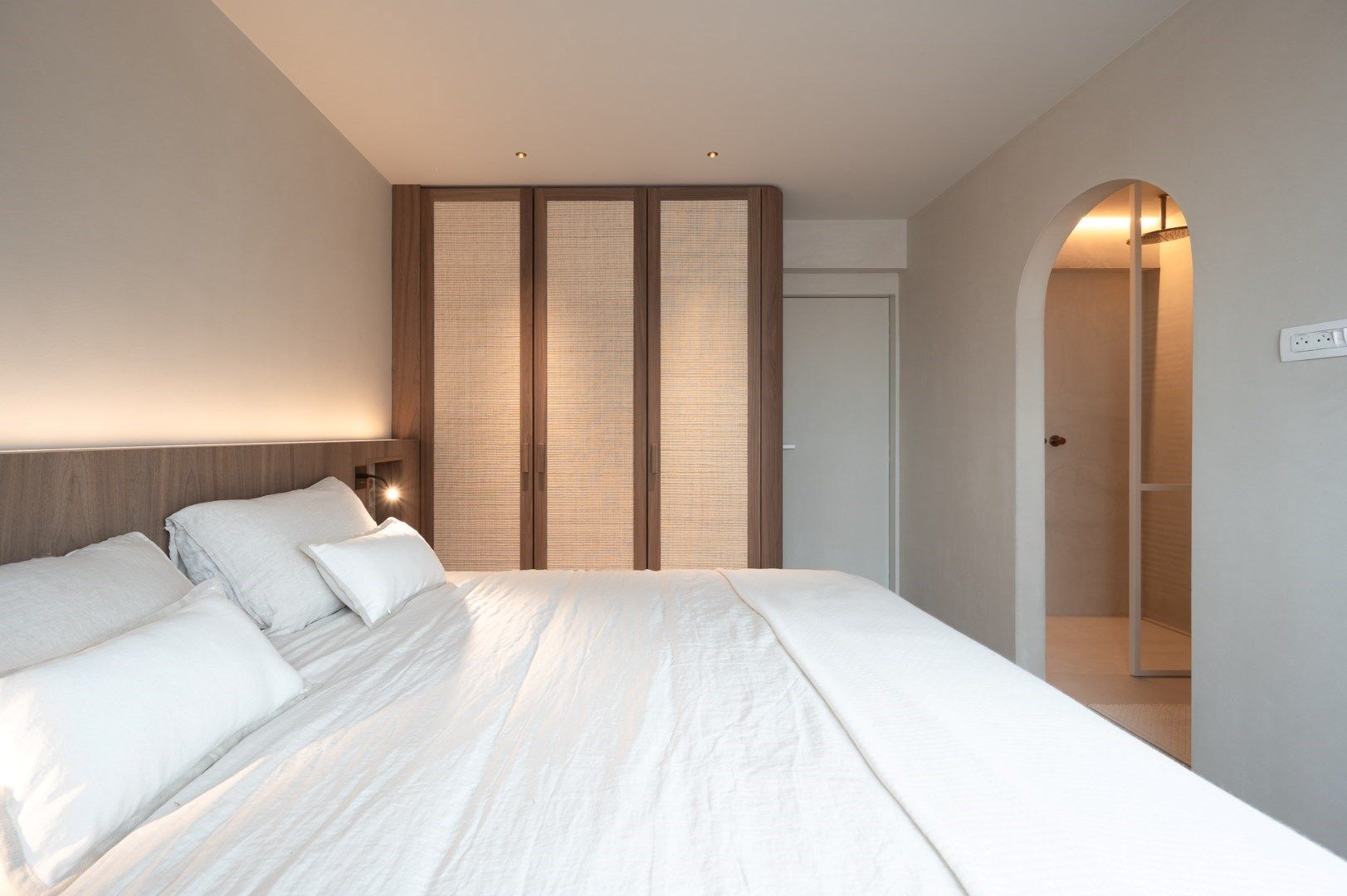 Luxueus gerenoveerd hoekappartement met terrassen en frontaal zeezicht foto 14